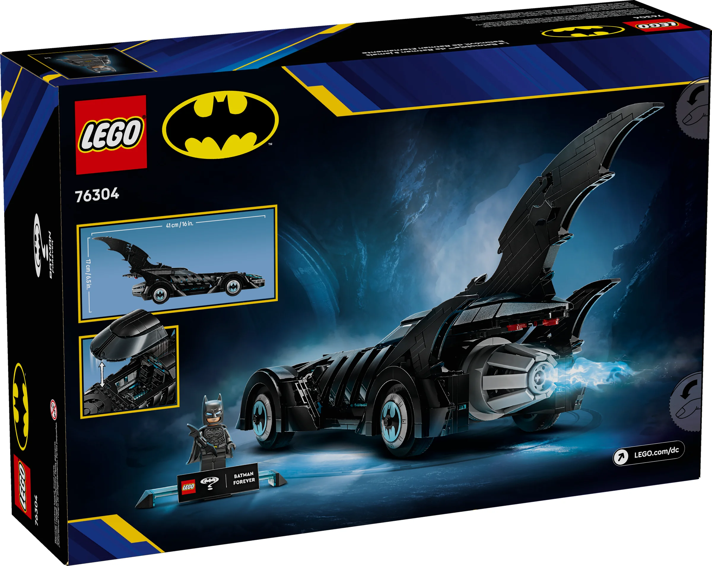 Cutia setului LEGO 76304 Batman Forever Batmobile, cu Batmobilul și minifigurina lui Batman.