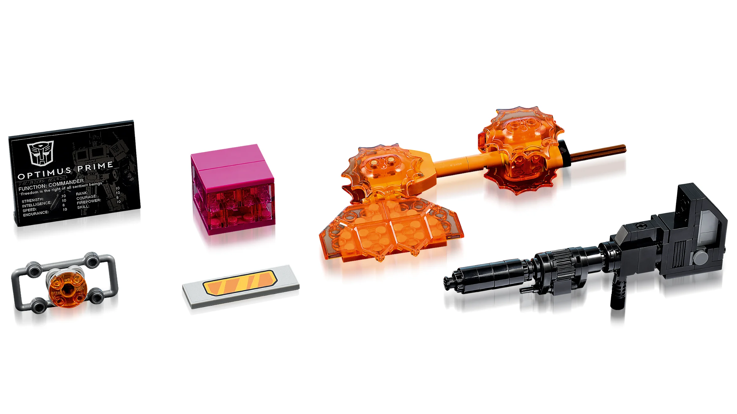 Detalii despre accesoriile LEGO ale lui Optimus Prime: armă, cub, jetpack, topor energetic și placă informativă.