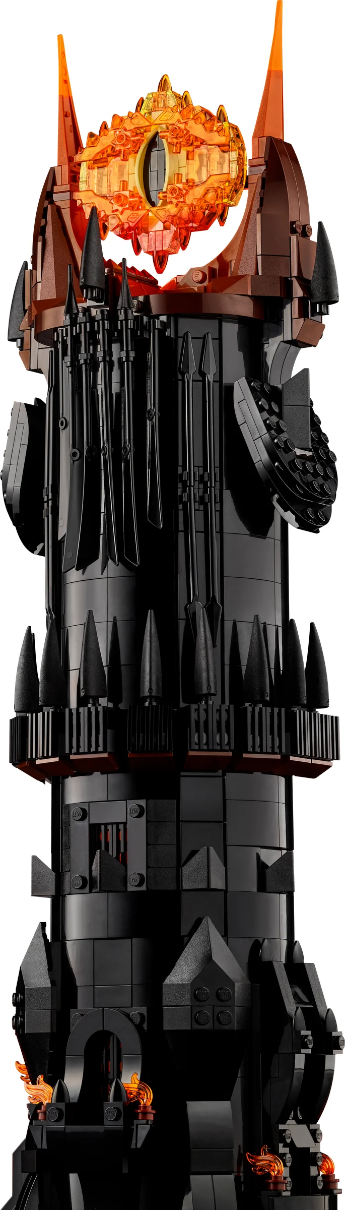O imagine detaliată a turnului Barad-dûr LEGO, cu accent pe ochiul lui Sauron.