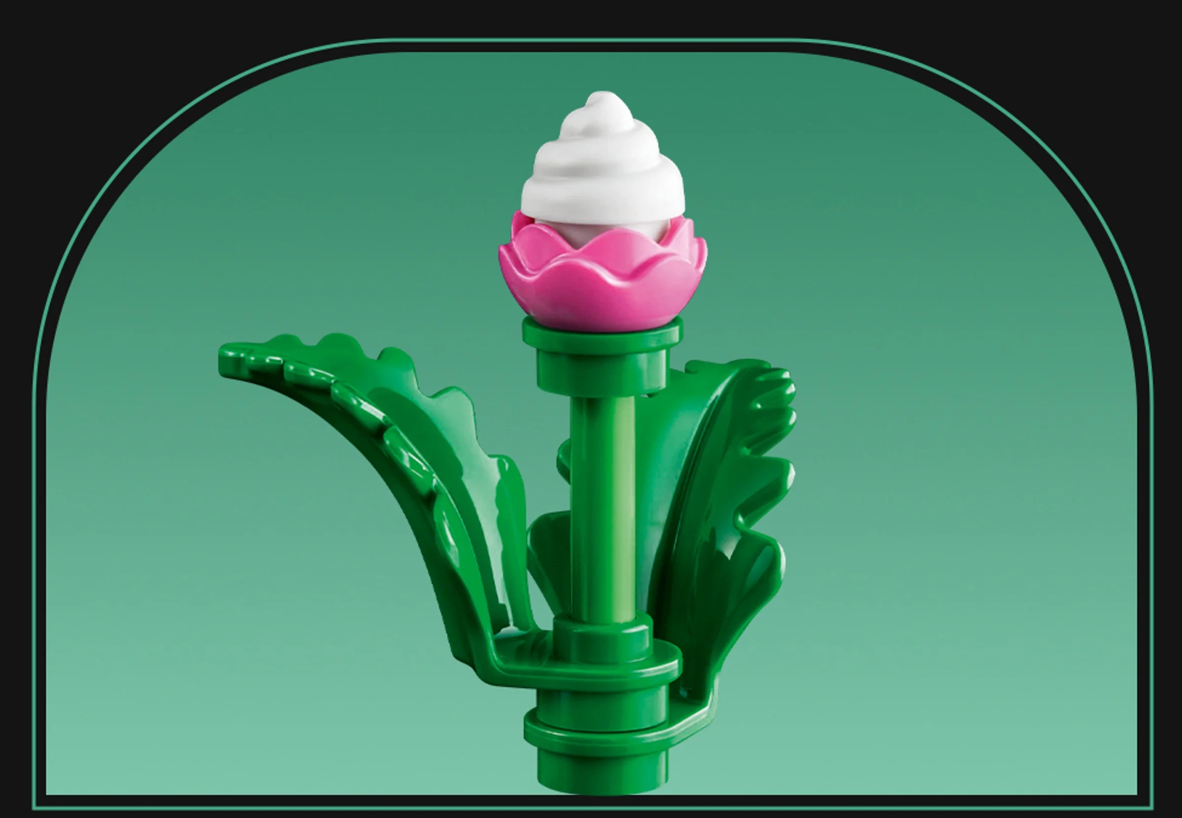 Floare LEGO roz cu o cupolă albă, detalii verzi. Element decorativ.