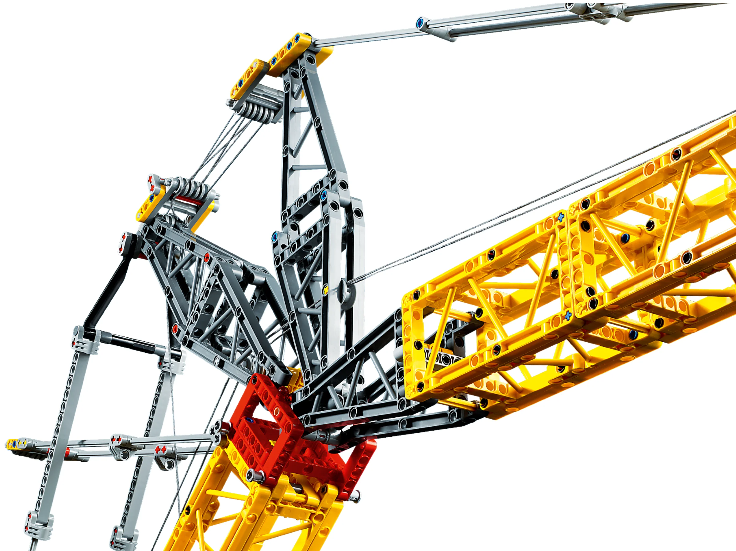 Detalii complexe ale brațului și cablurilor macaralei Liebherr LR 13000.