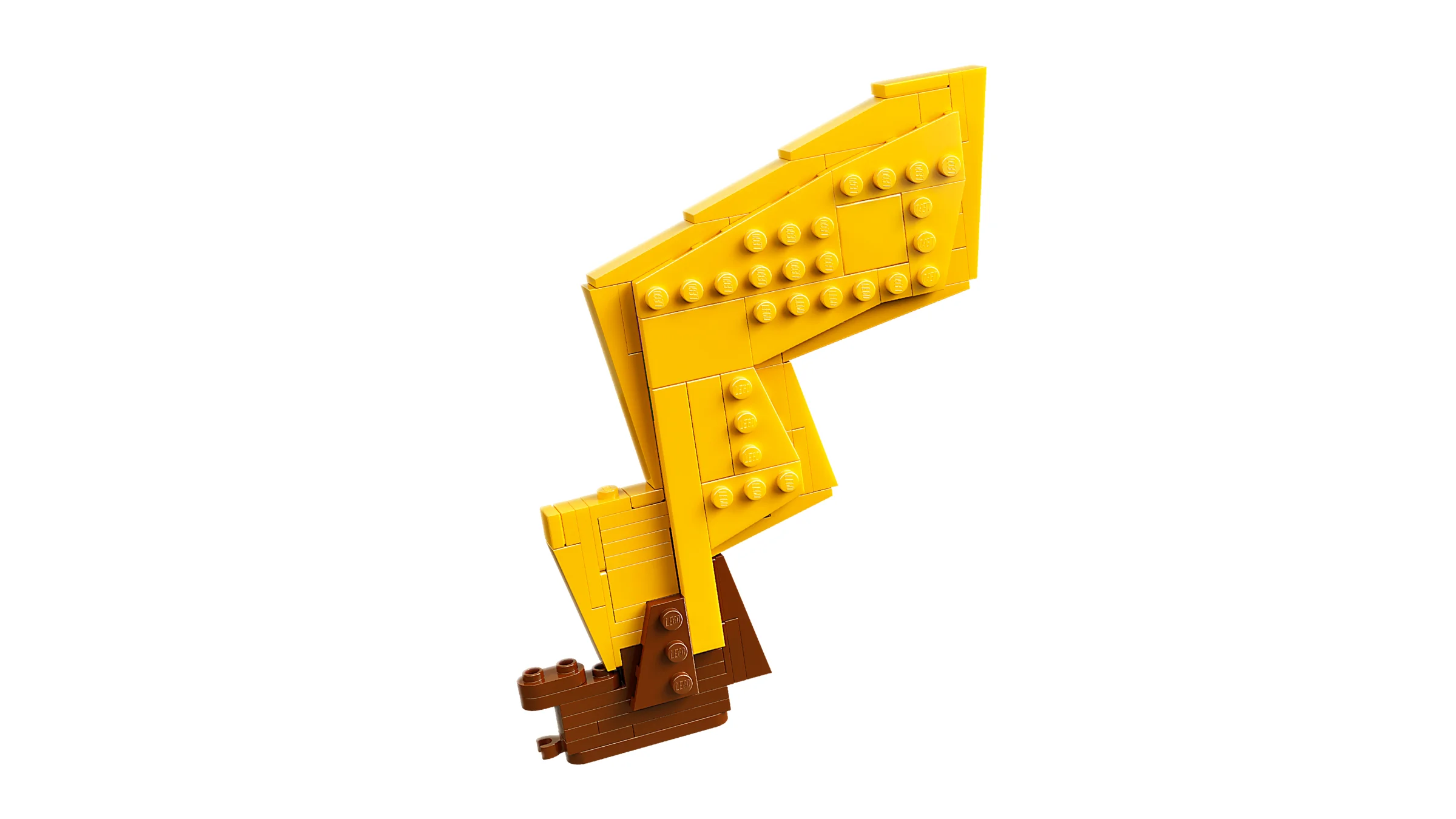 Prim-plan cu coada lui Pikachu construită din piese LEGO galbene și maro.