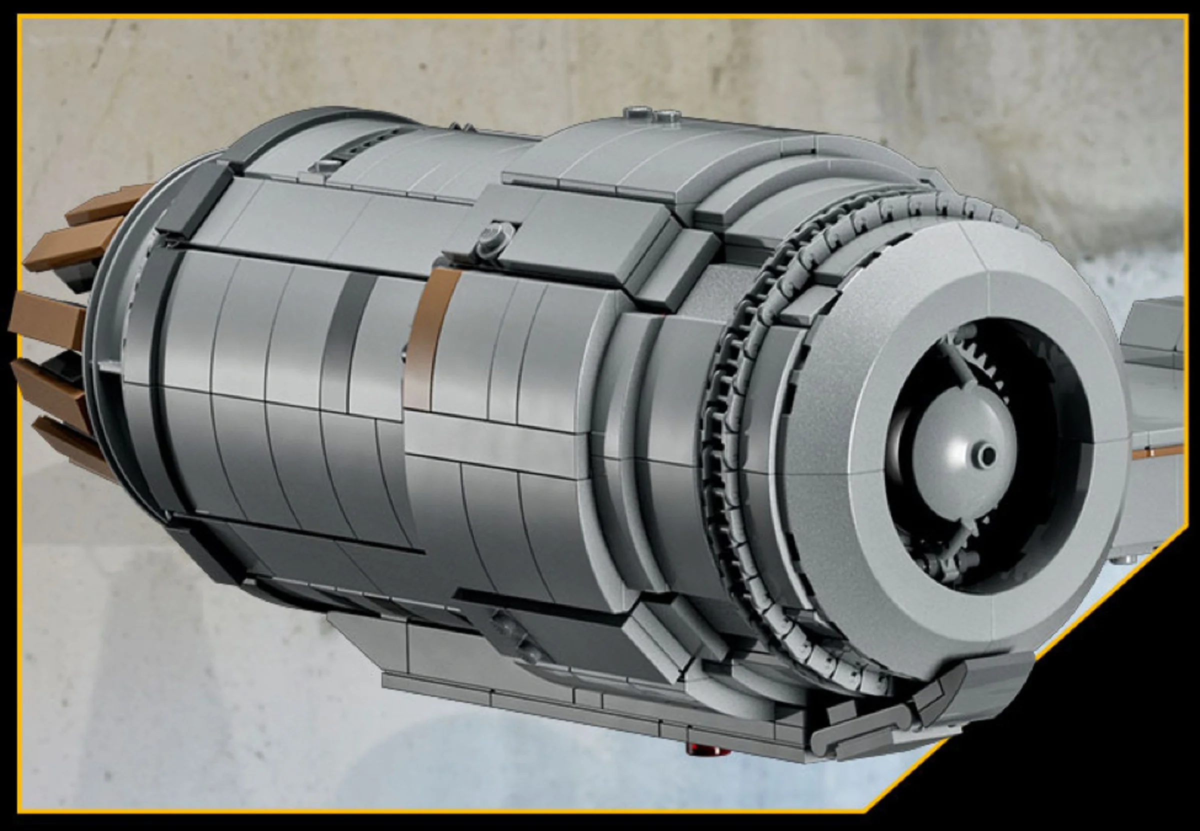 Detaliu al motorului navei Razor Crest, prezentând elemente specifice ale construcției LEGO.