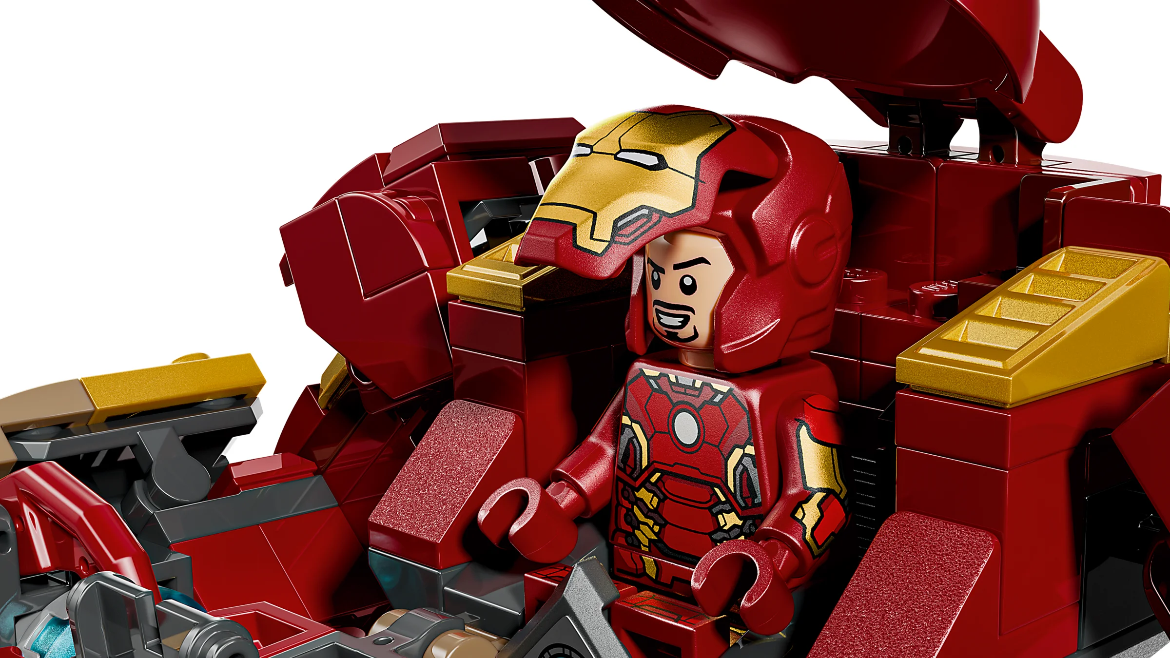 Prim-plan cu minifigurina Iron Man în interiorul armurii Hulkbuster. Detalii ale construcției LEGO.