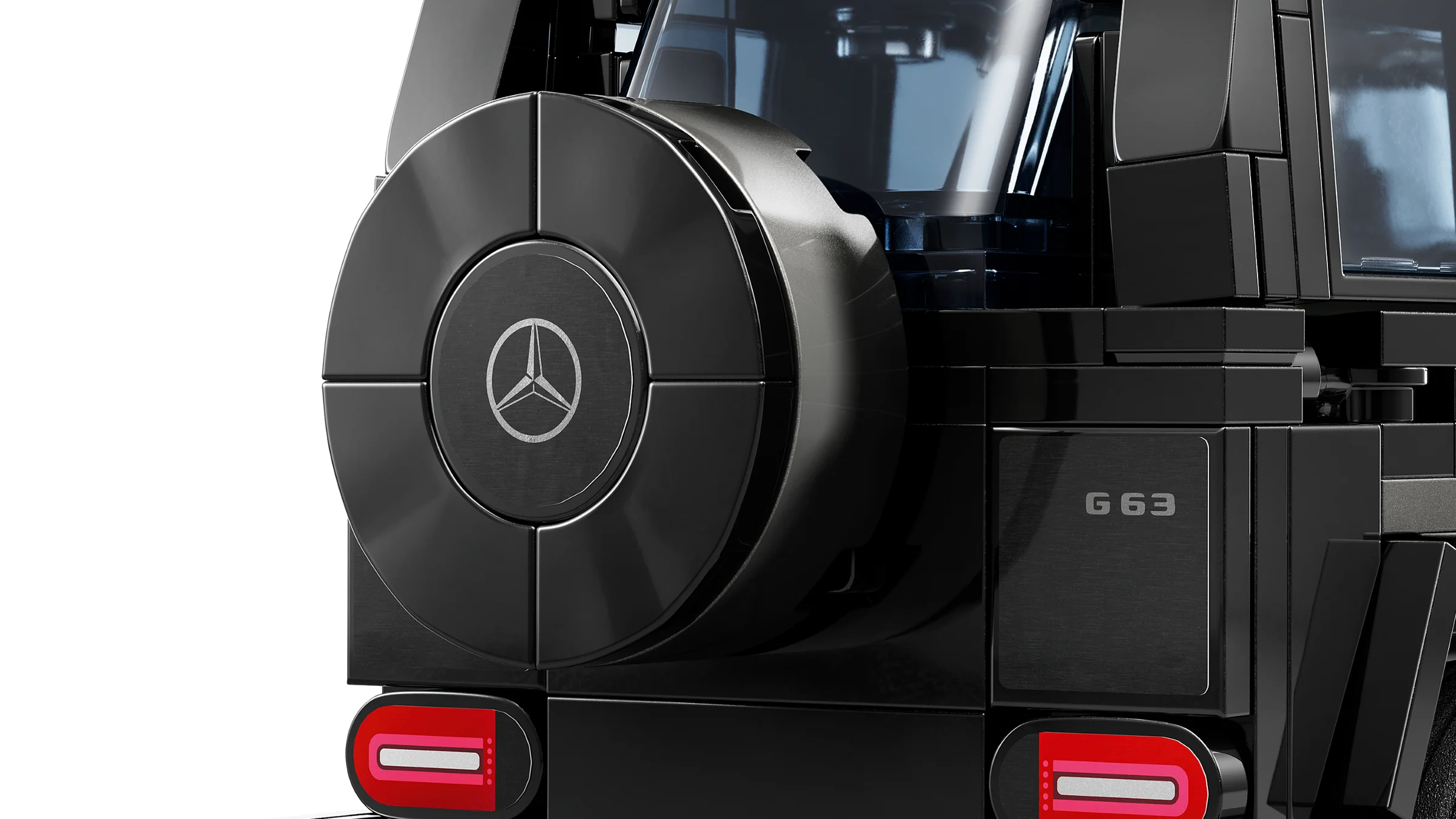 Detalii de construcție ale modelului LEGO Mercedes-AMG G 63, accent pe roata de rezervă și stopuri.