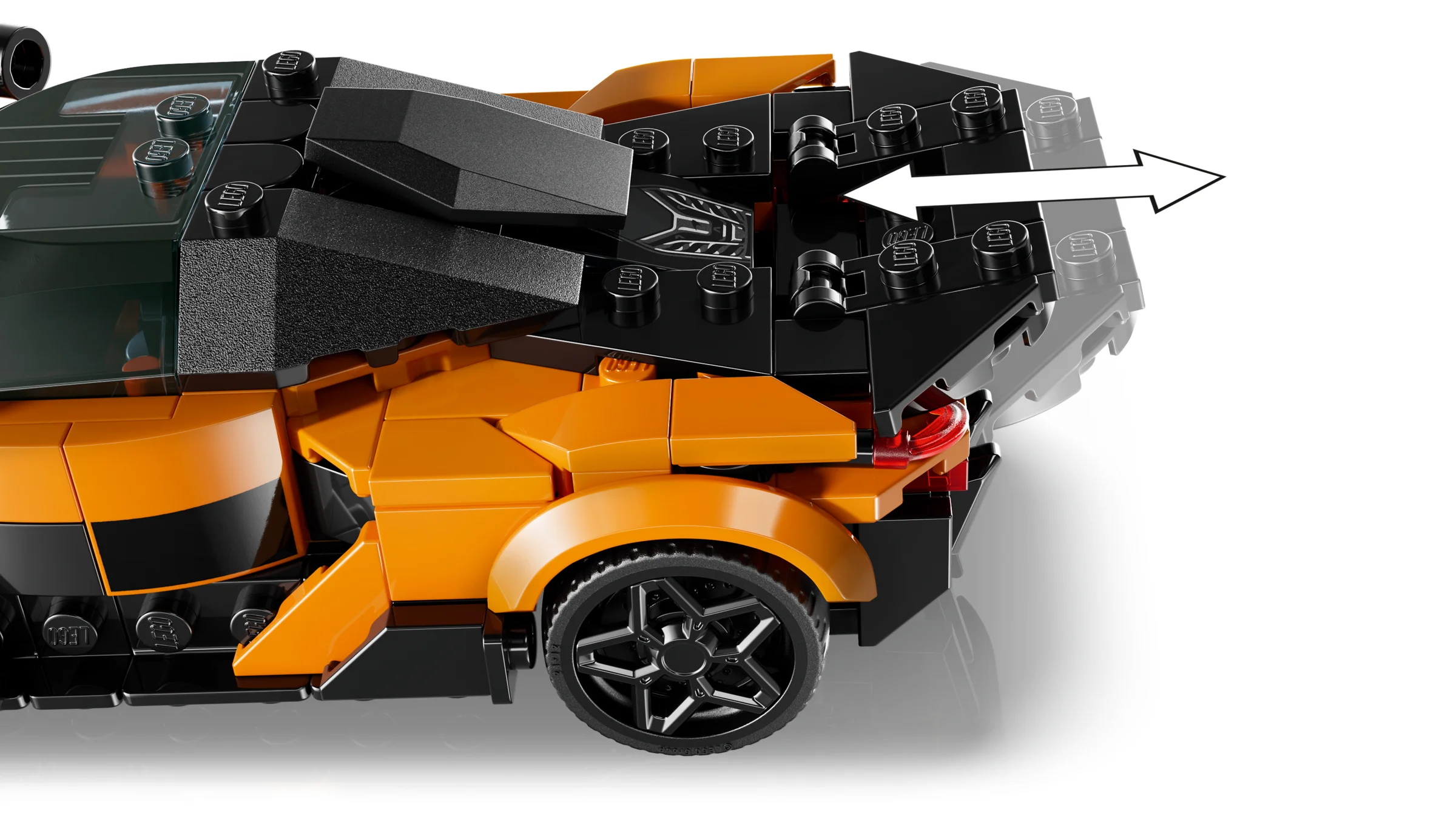 Detalii ale părții din spate a modelului McLaren W1, portbagajul detașabil fiind evidențiat.