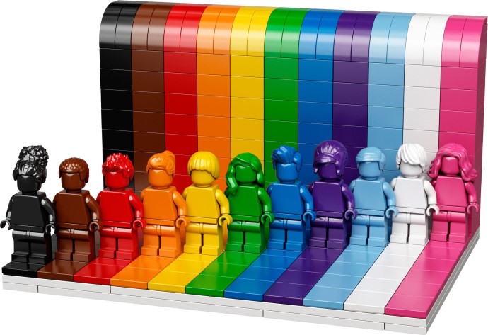 Setul LEGO 40516 Toți suntem minunați cu minifigurine colorate pe un fundal în culorile curcubeului