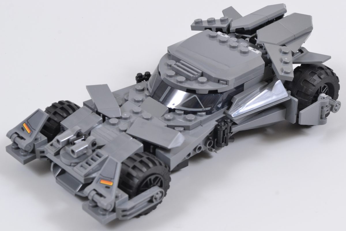 LEGO anunță noile seturi DC pentru 2026: Batmobile-urile revin cu designuri rafinate și detalii pentru colecționari