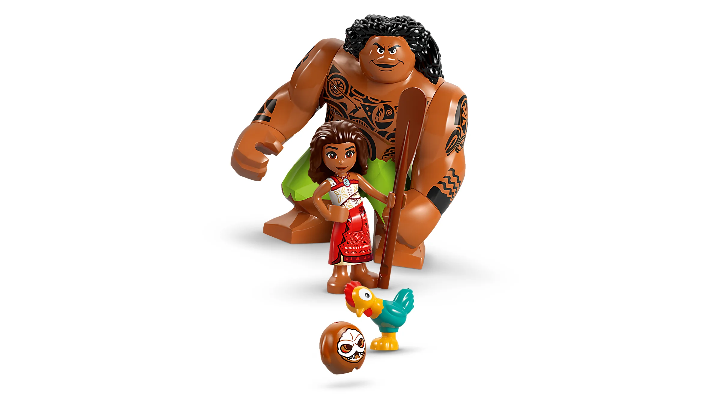 Imagine cu figurinele LEGO Maui, Moana, Hei Hei și un Kakamora din setul 43258.