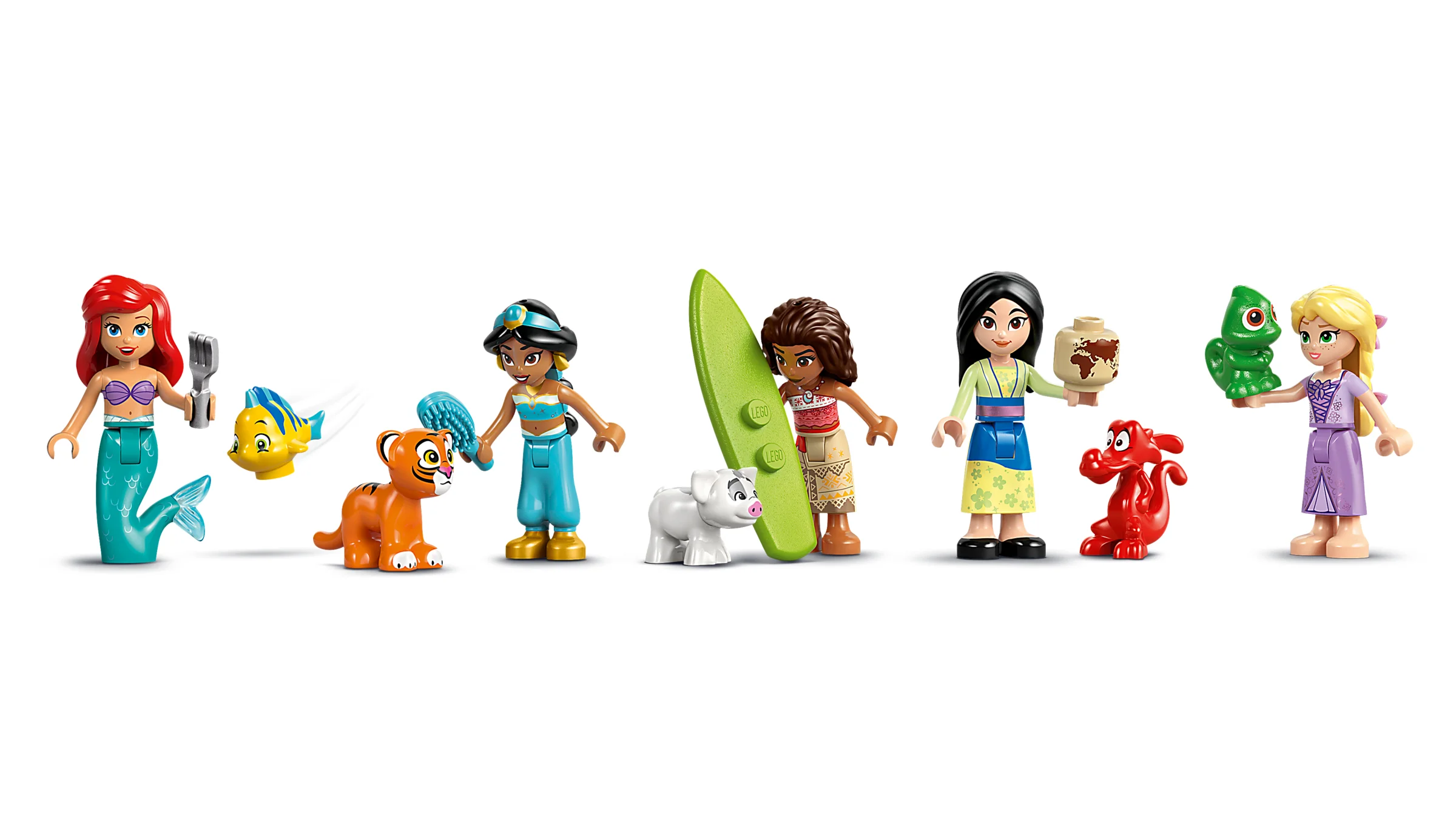 Mini-figurinele LEGO Princess și animalele lor de companie, din setul 43267, pe fundal alb.