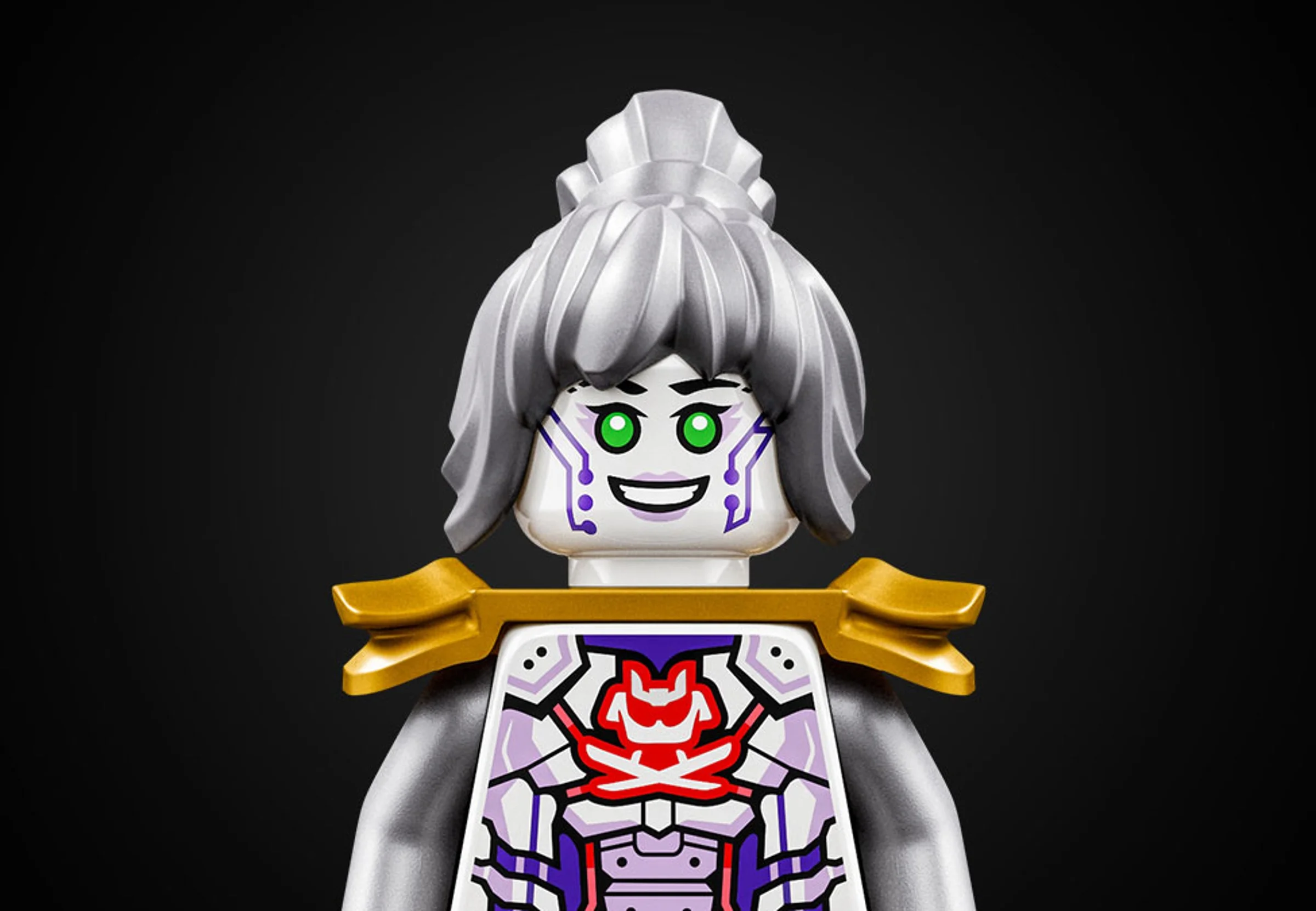 Prim-plan cu minifigurina Nya Samurai X, setul 71837. Detaliu costum și expresie.