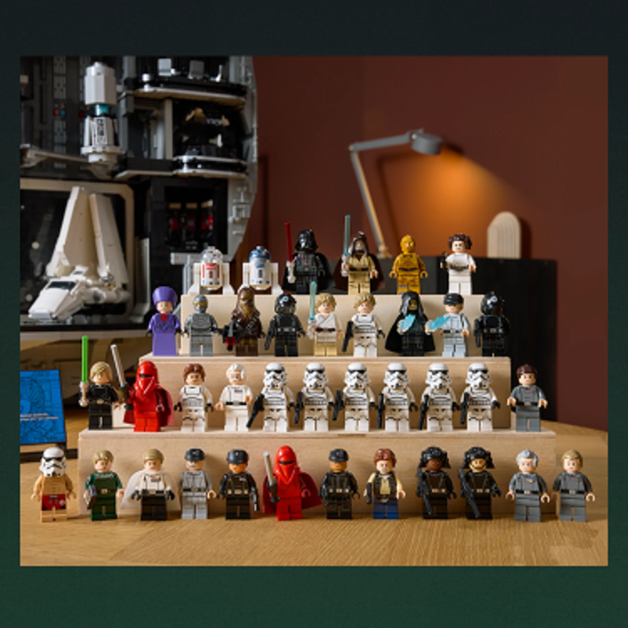Prezentare cu toate minifigurinele incluse în setul LEGO Death Star.