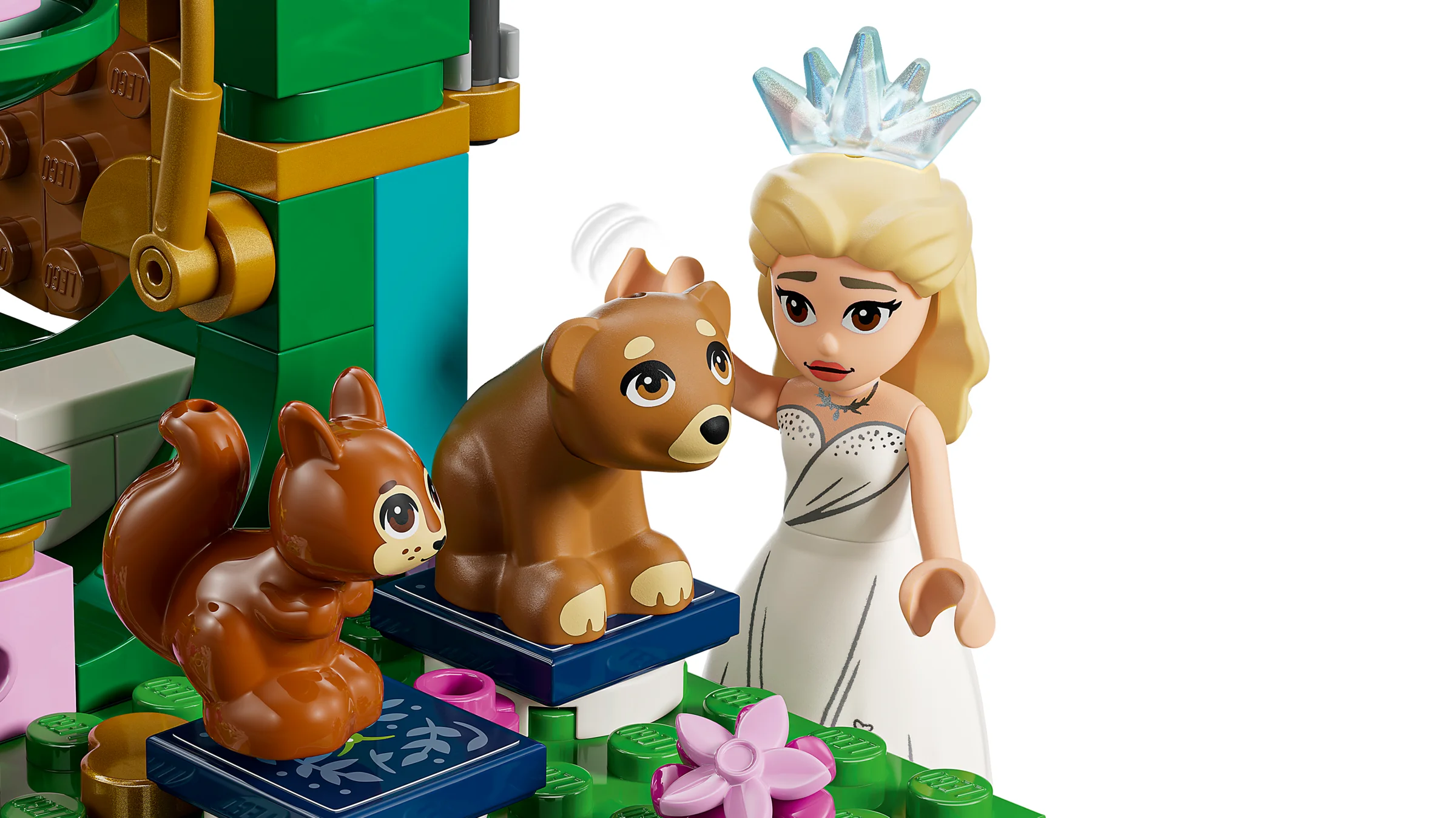 Glinda alături de un ursuleț și o veveriță. Detaliu al nunții LEGO Wicked.