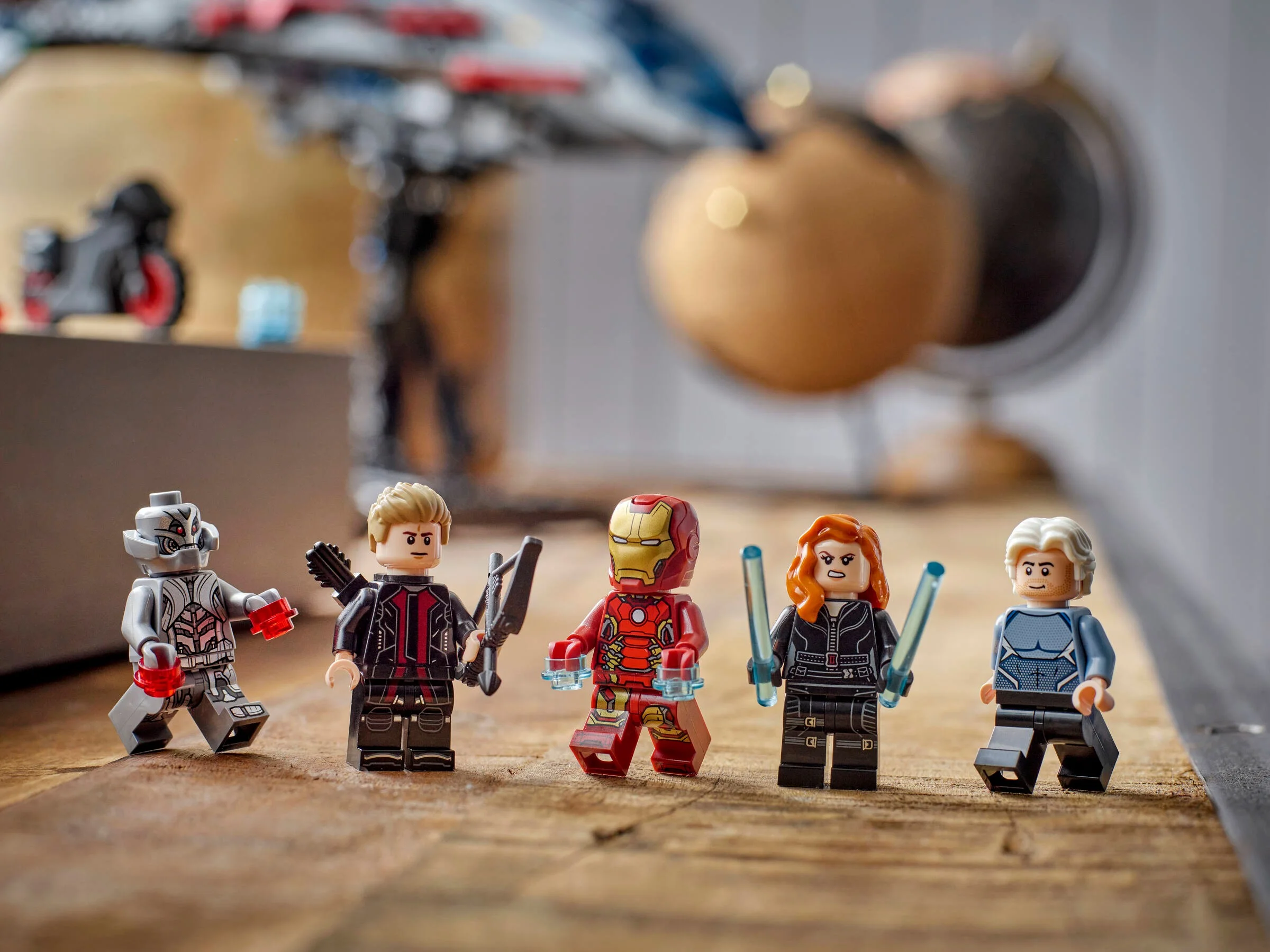 Prezentare minifigurine LEGO Avengers: Age of Ultron (Ultron, Hawkeye, Iron Man, Black Widow, Quicksilver)