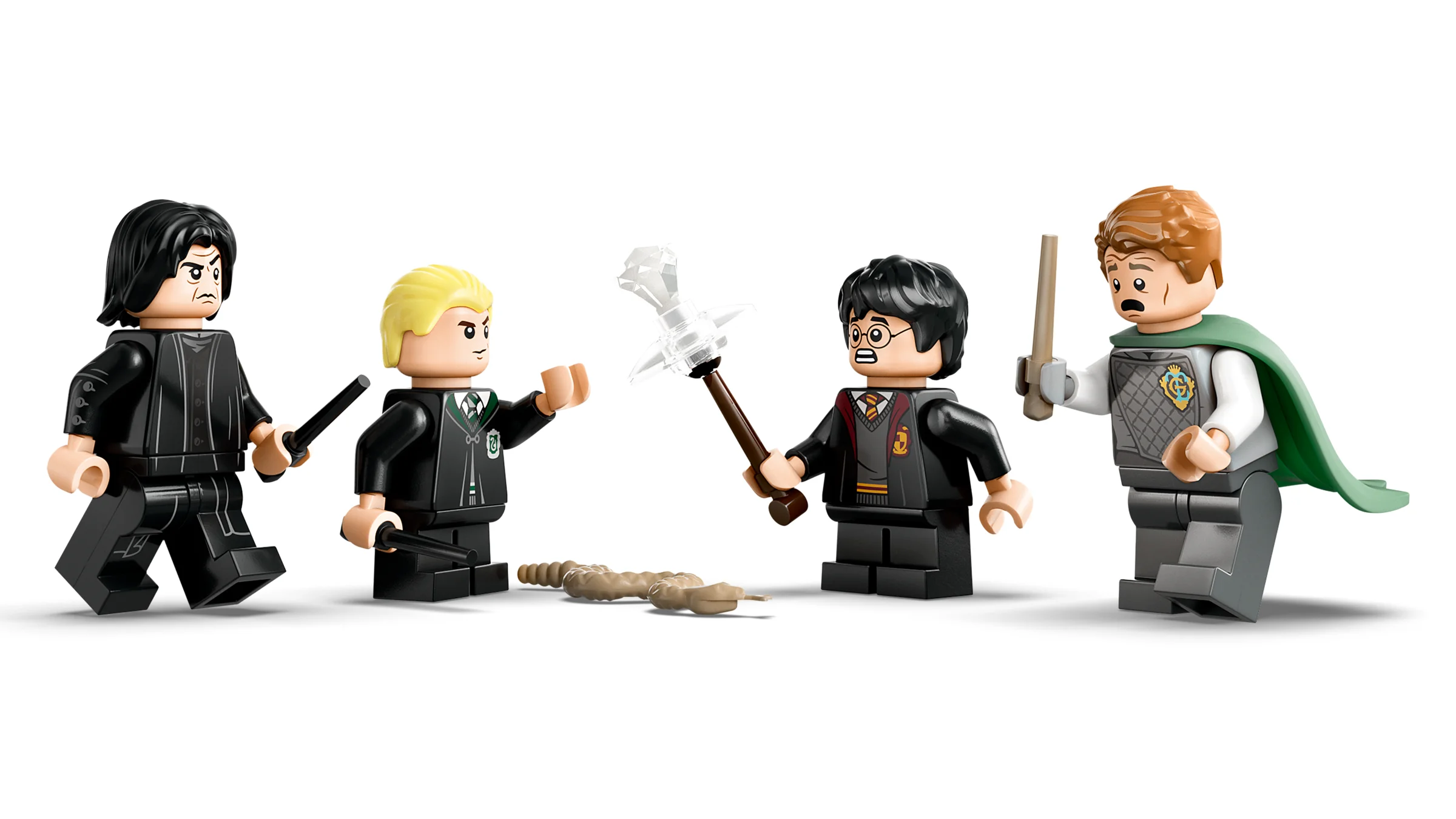 Minifigurinele LEGO Severus Snape, Draco Malfoy, Harry Potter și Oliver Wood.
