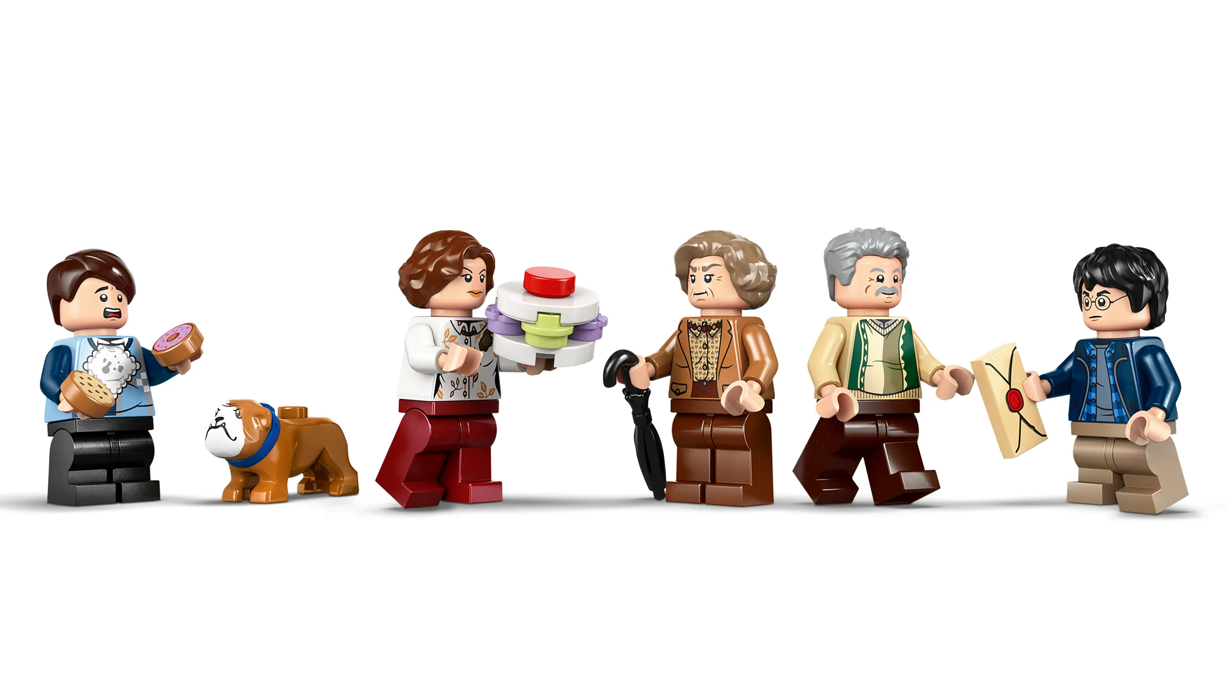 Prezentare cu minifigurinele setului: Dudley, Petunia, Ripper, Marge, Vernon și Harry.