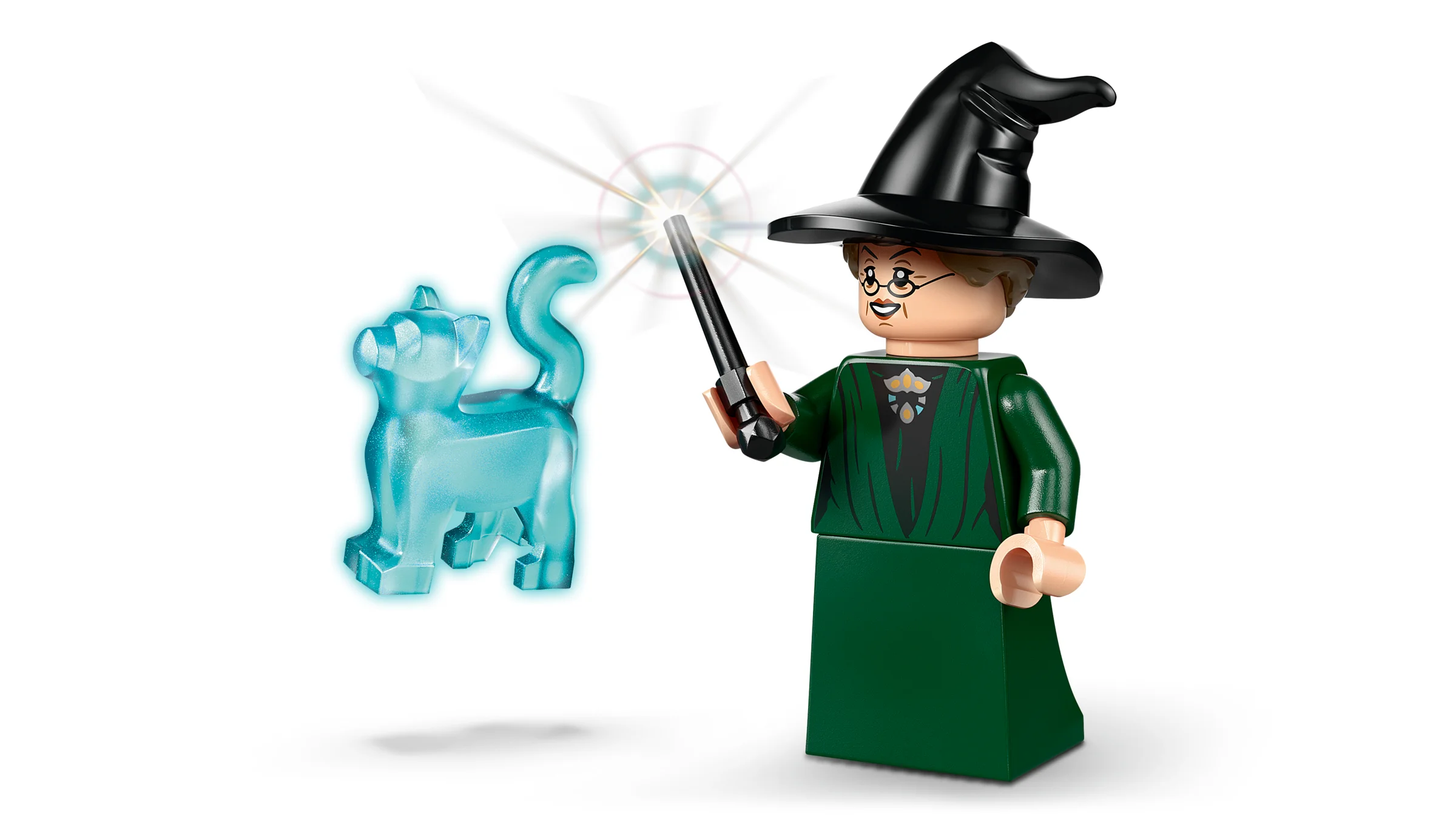 Minifigurina McGonagall cu baghetă și o pisică Patronus albastră. Vrăji și aventuri la Hogwarts!