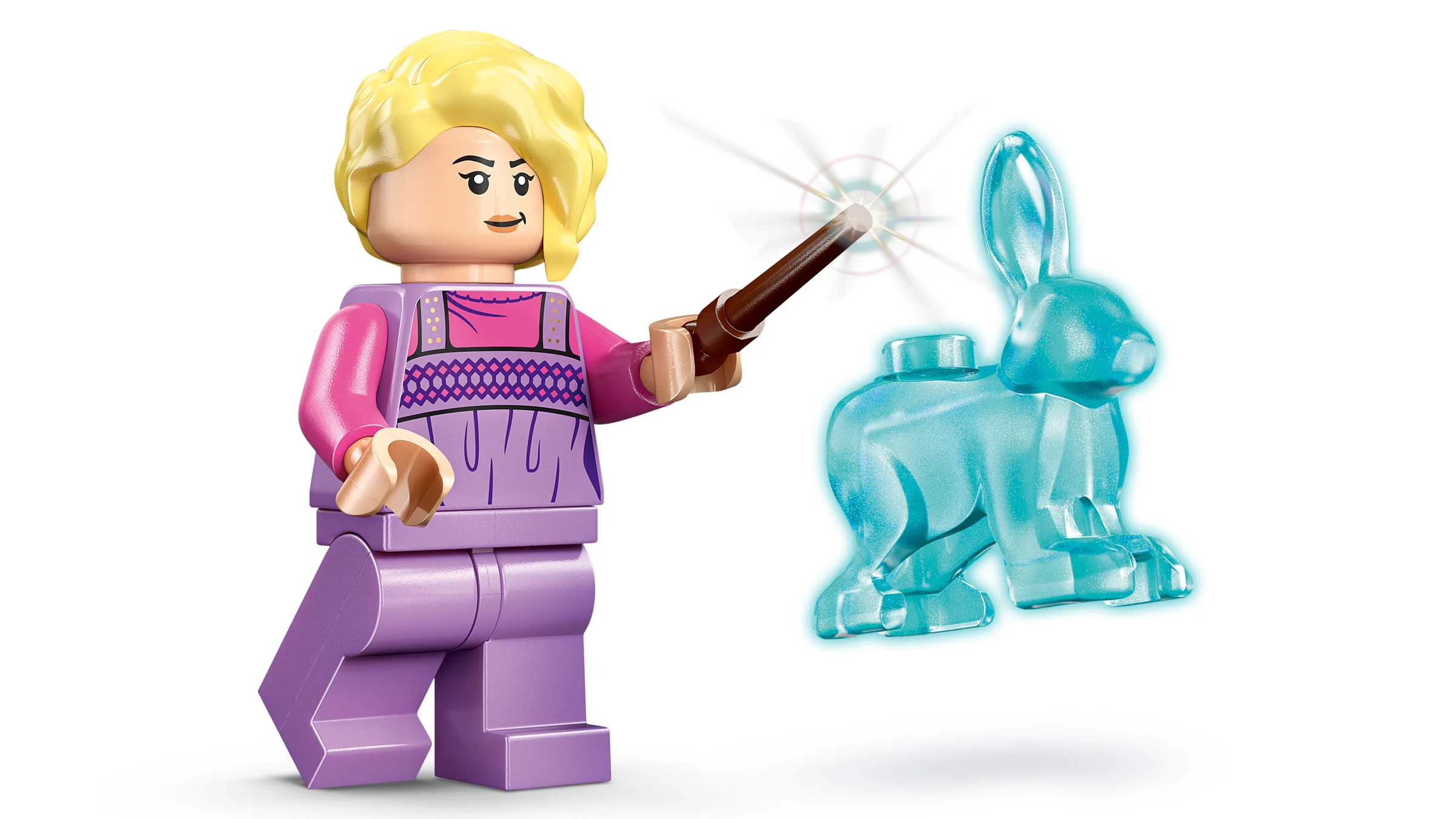 Prim-plan cu minifigurina Luna Lovegood și un iepure albastru transparent.