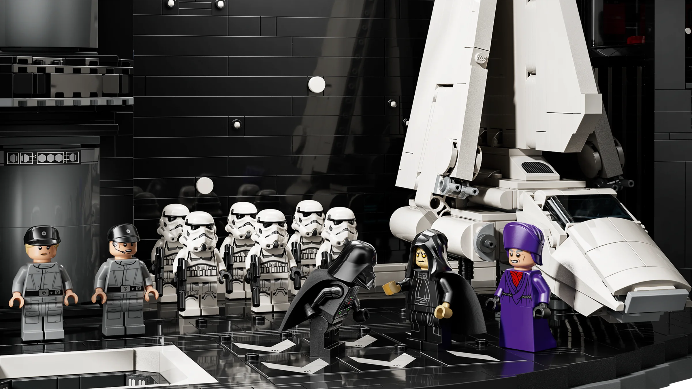 Imagine detaliată a scenei Death Star cu minifigurine și navă imperială. Scenă iconică Star Wars.