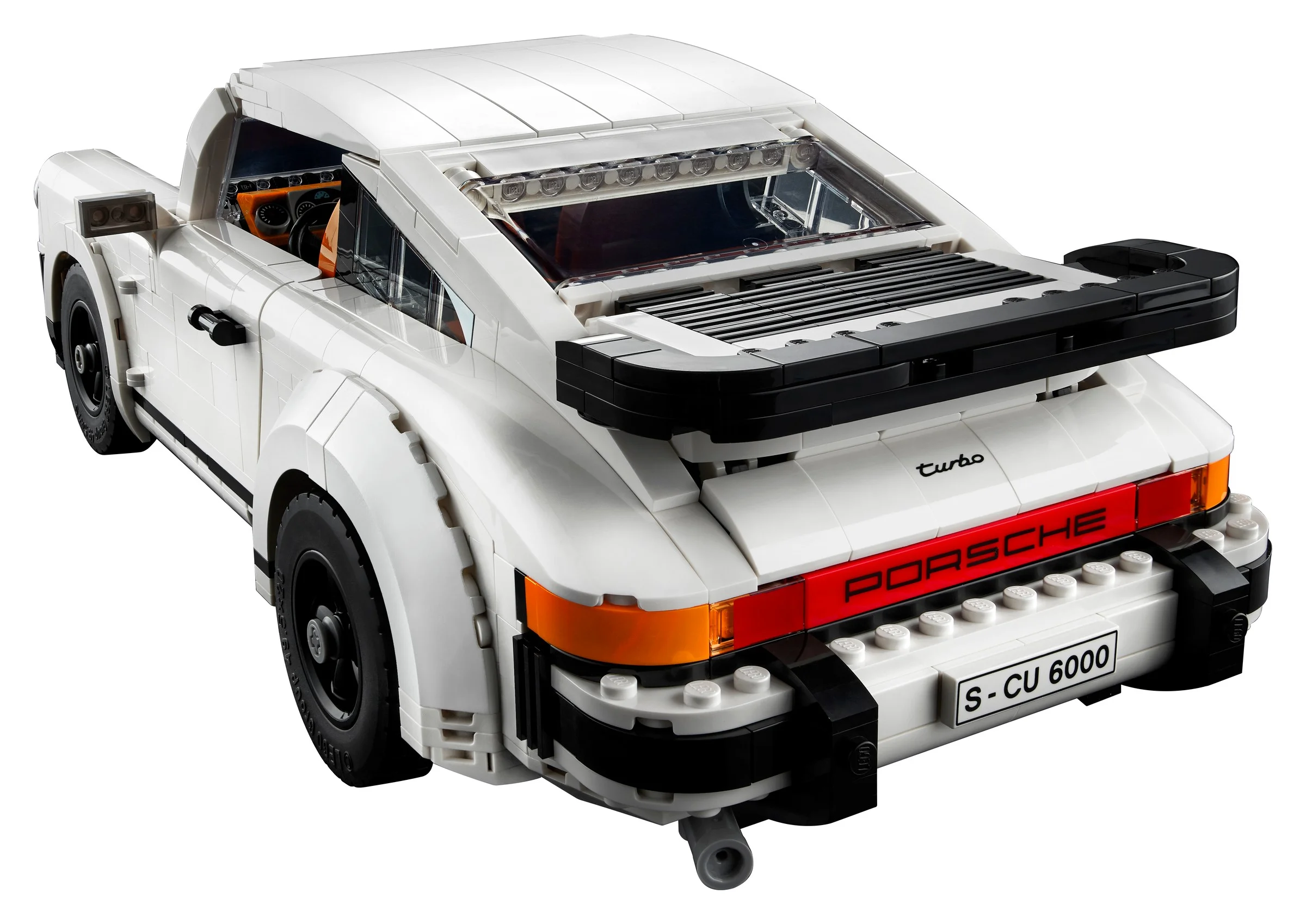 Imagine detaliată a modelului LEGO Porsche 911, din spate, evidențiind designul iconic.