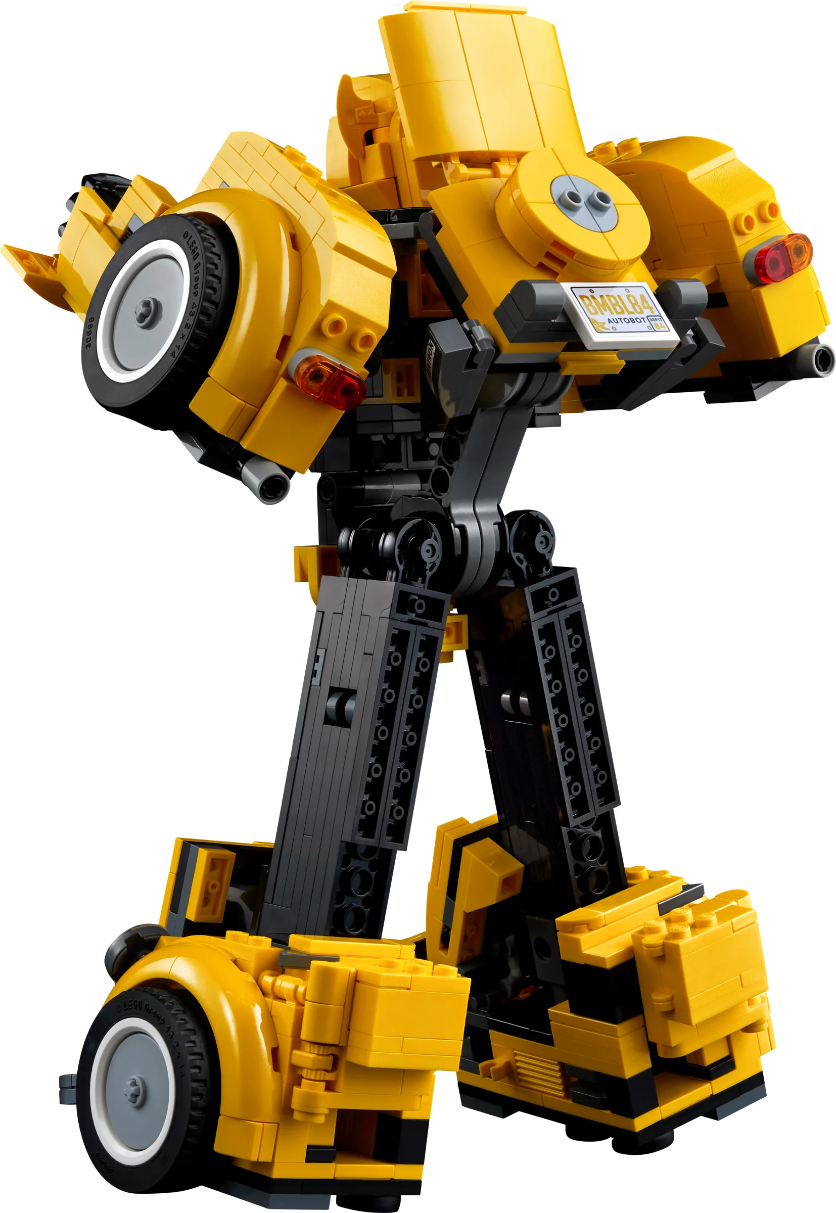 O imagine cu Bumblebee LEGO în forma sa de robot, cu detalii galbene și negre.