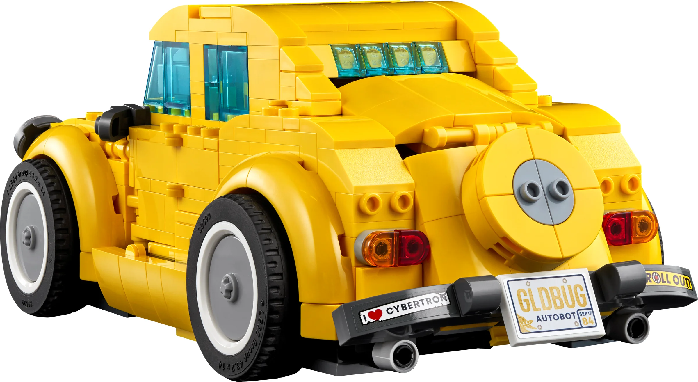 Imagine detaliată a spatelui mașinii Bumblebee LEGO, cu plăcuțe și detalii atent construite.