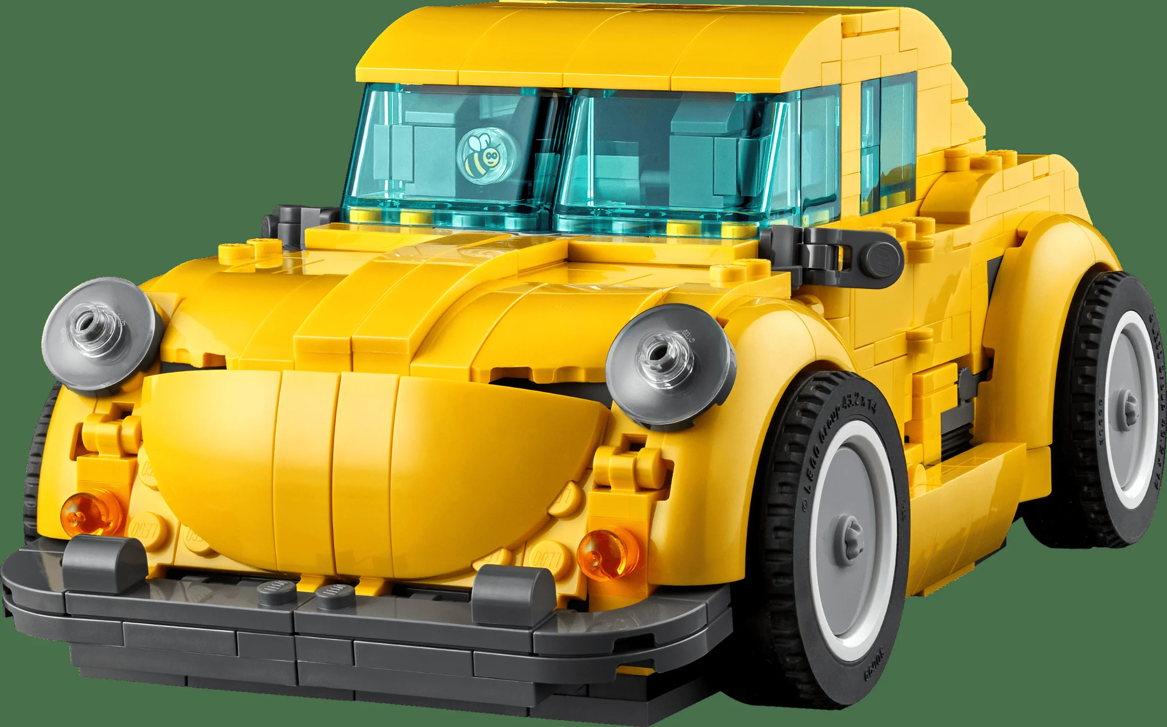 Imagine cu modelul LEGO Bumblebee 10338, mașină galbenă detaliată, un cadou perfect pentru fani.