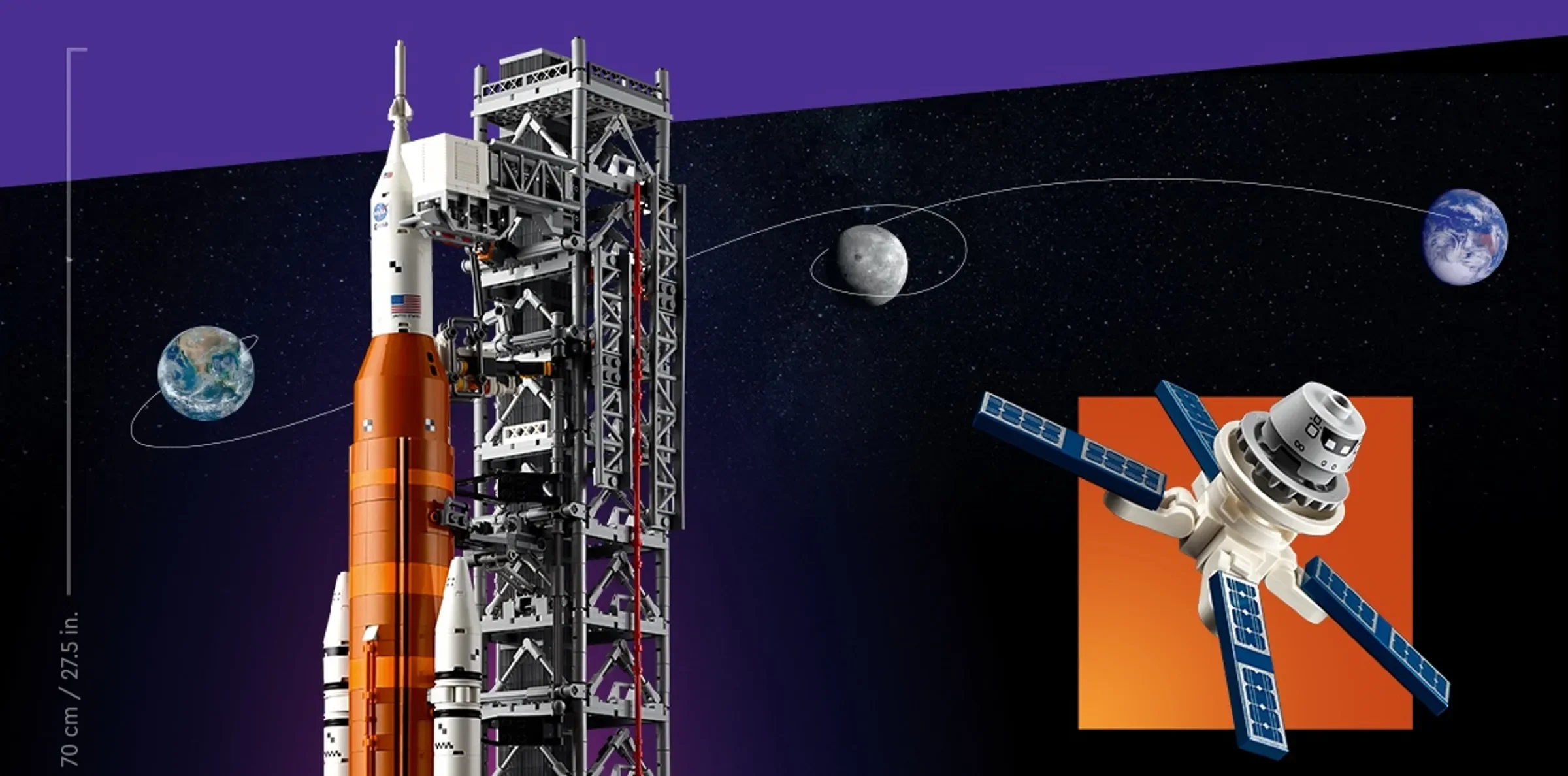 Artemis Space Launch System LEGO, alături de turnul de lansare și un satelit. Model detaliat.