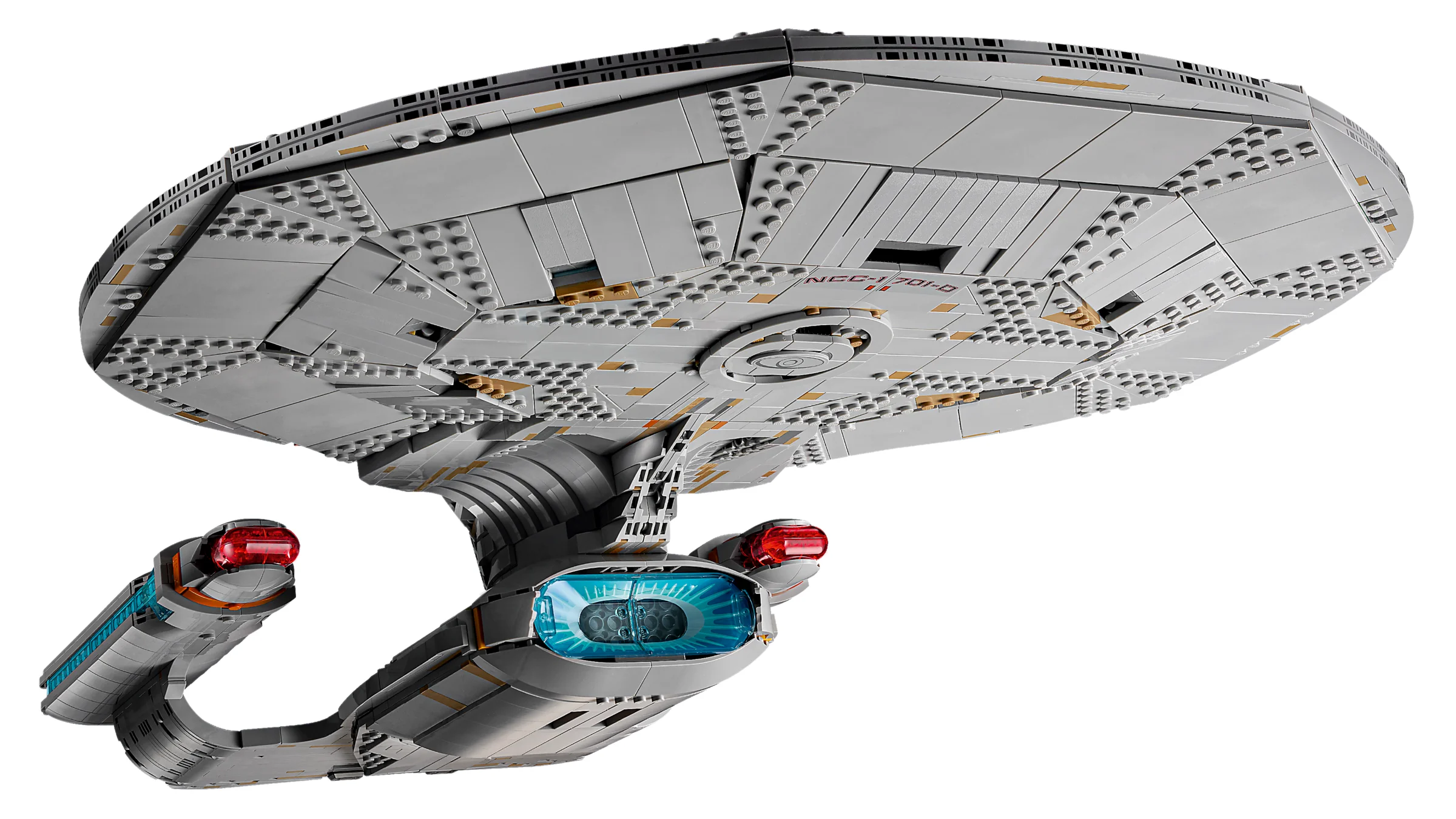 O vedere detaliată a modelului LEGO Star Trek U.S.S. Enterprise NCC-1701-D. O construcție complexă și iconică.