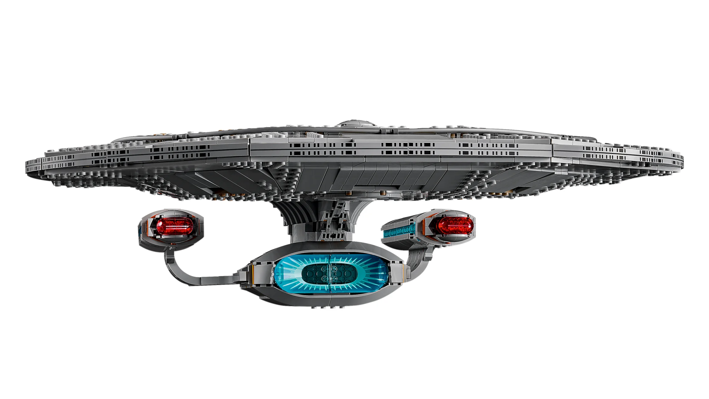 Imagine detaliată cu nava U.S.S. Enterprise NCC-1701-D, un model LEGO impresionant.