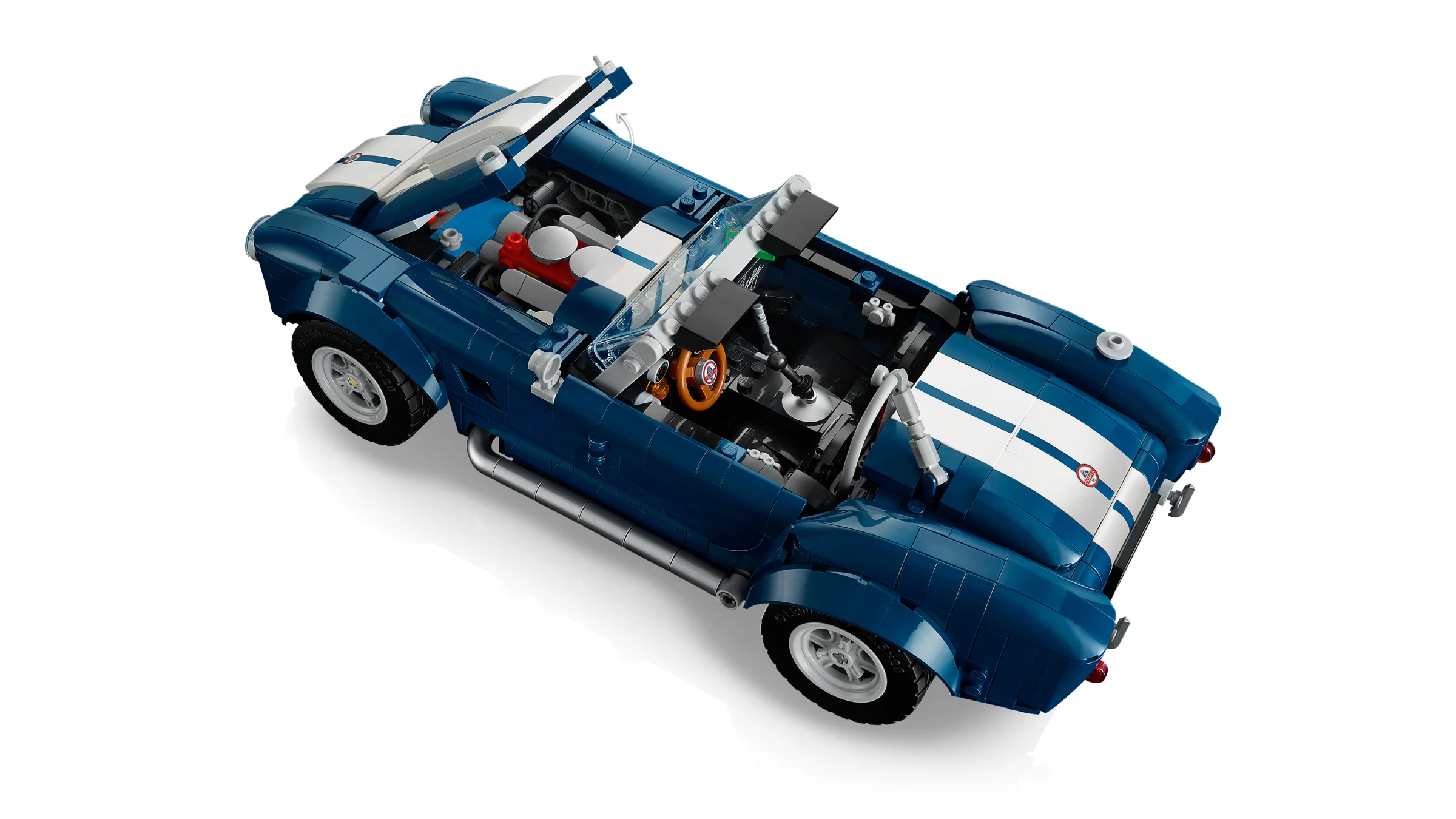 Modelul LEGO Shelby Cobra 427 S/C, cu detalii realiste și aspect iconic. Un set complex și captivant.