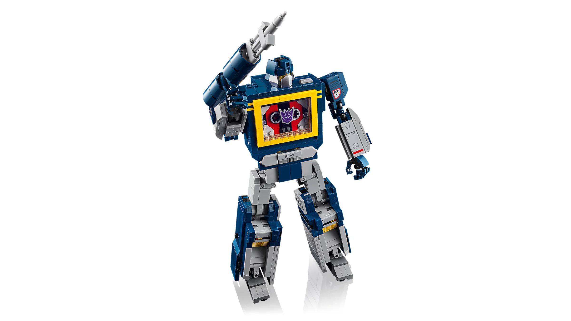 Imagine cu Soundwave Transformer, model LEGO, afișat complet și detaliat.