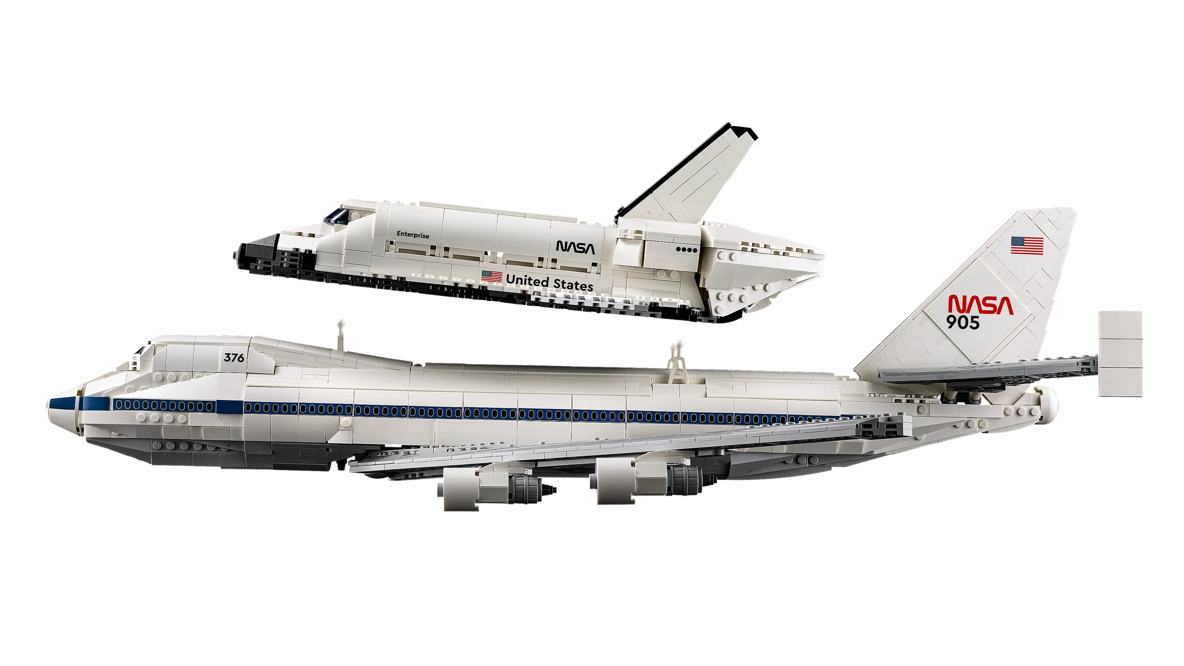 Imagine cu avionul de transport și naveta spațială Enterprise LEGO.