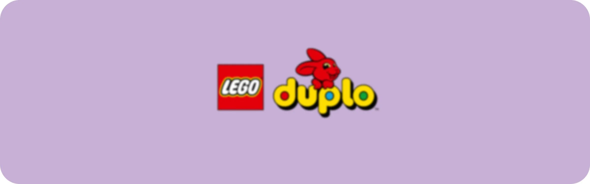Siglele LEGO și Duplo pe un fundal lila. Imagine simplă, curată.