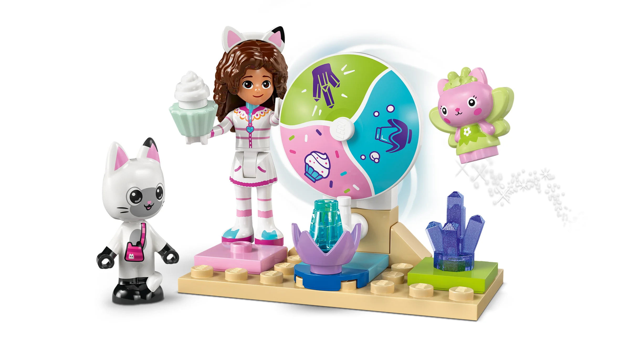 Setul LEGO Gabby's Dollhouse 11205 prezintă Muntele Dulciurilor și Grădina Pisicuțelor.