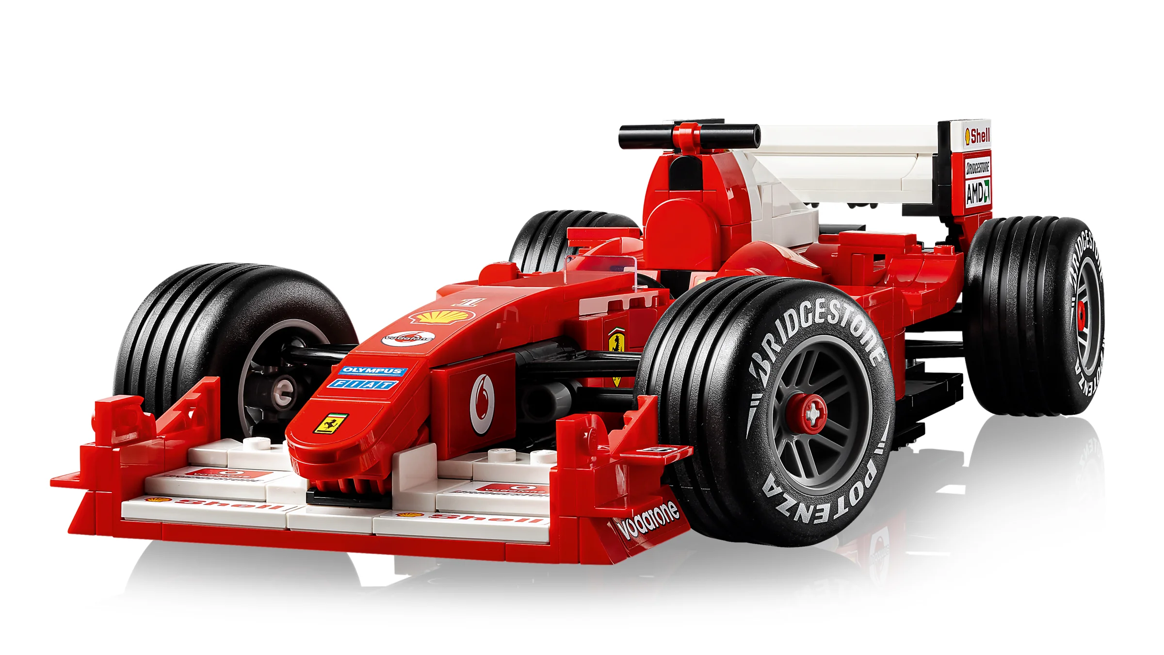 Imagine detaliată cu Ferrari F2004, roșu, cu detaliile sponsorilor, pe fundal alb.