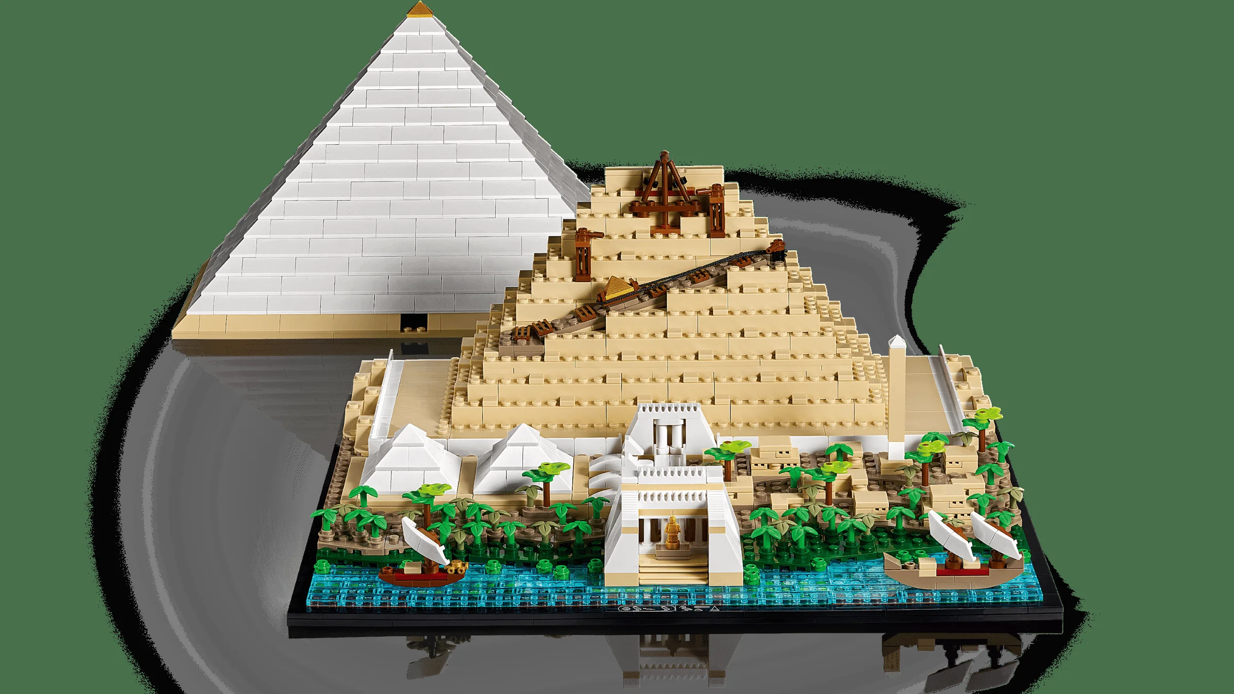 Imagine detaliată cu setul LEGO 21058, Piramida lui Kheops, ilustrând atât forma finalizată cât și construcția.