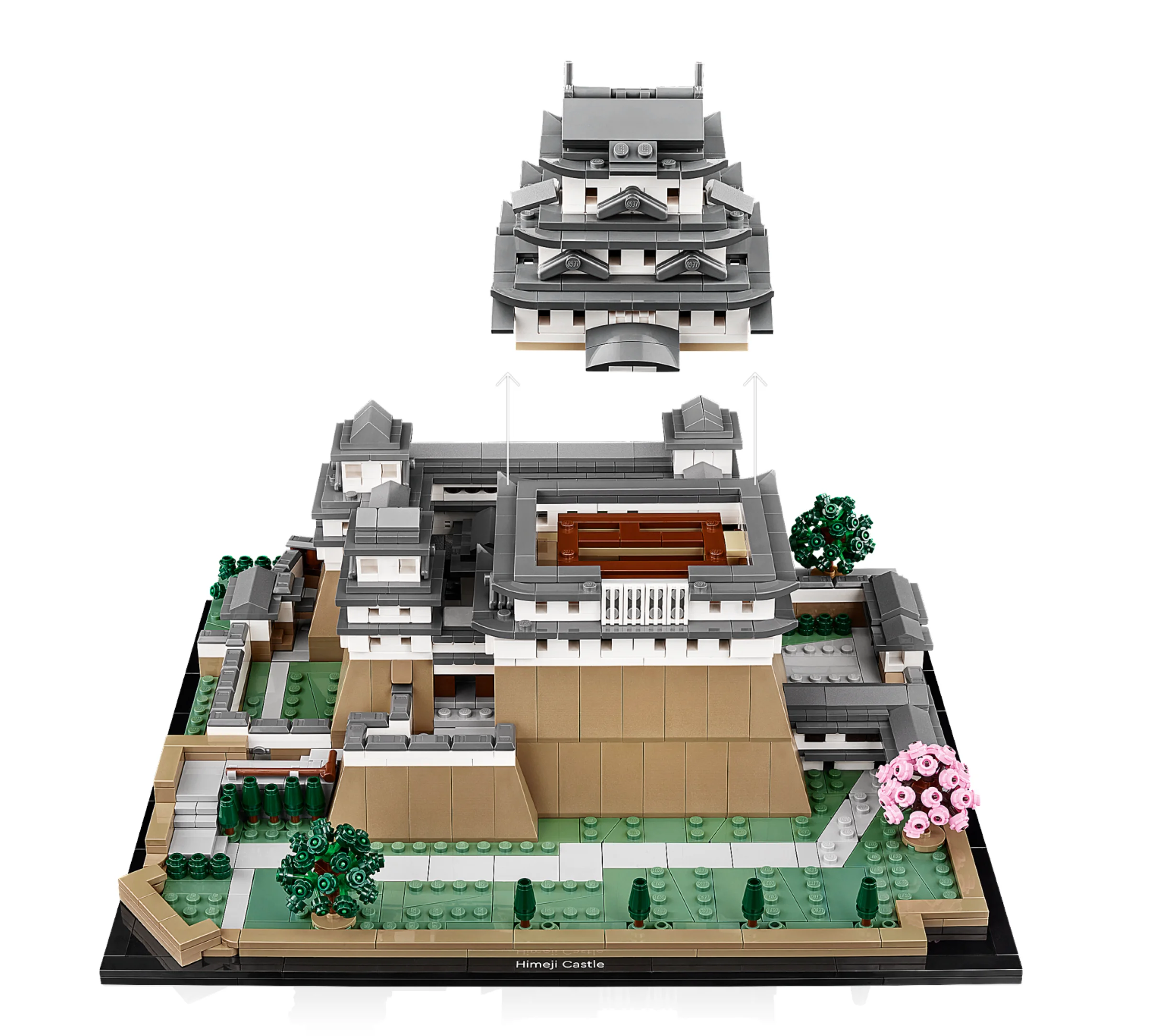 Castelul Himeji LEGO Architecture, cu detalii fine și acoperiș detașabil, surprinzând măreția construcției.