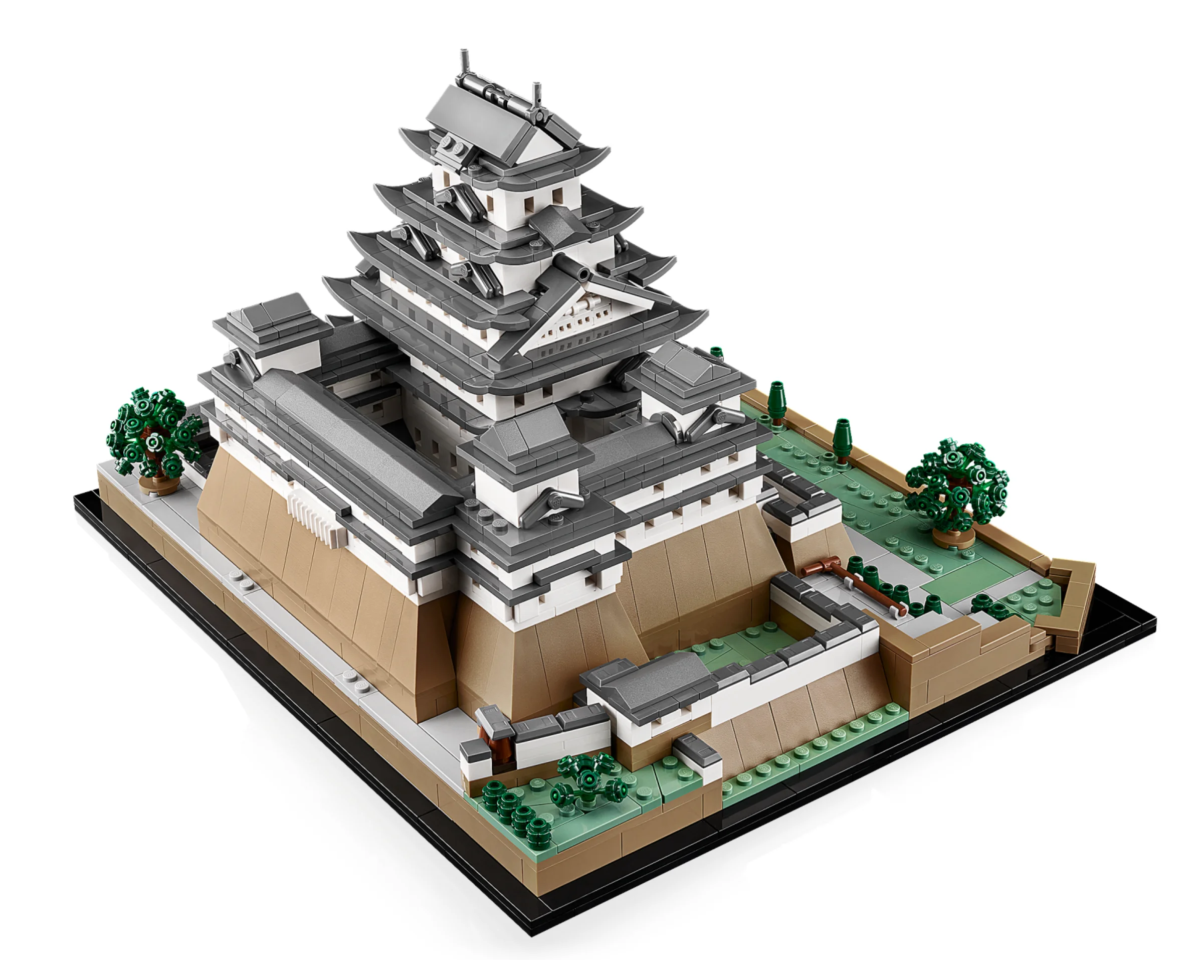 Imagine detaliată a Castelului Himeji LEGO Architecture. Model complex cu elemente distinctive.