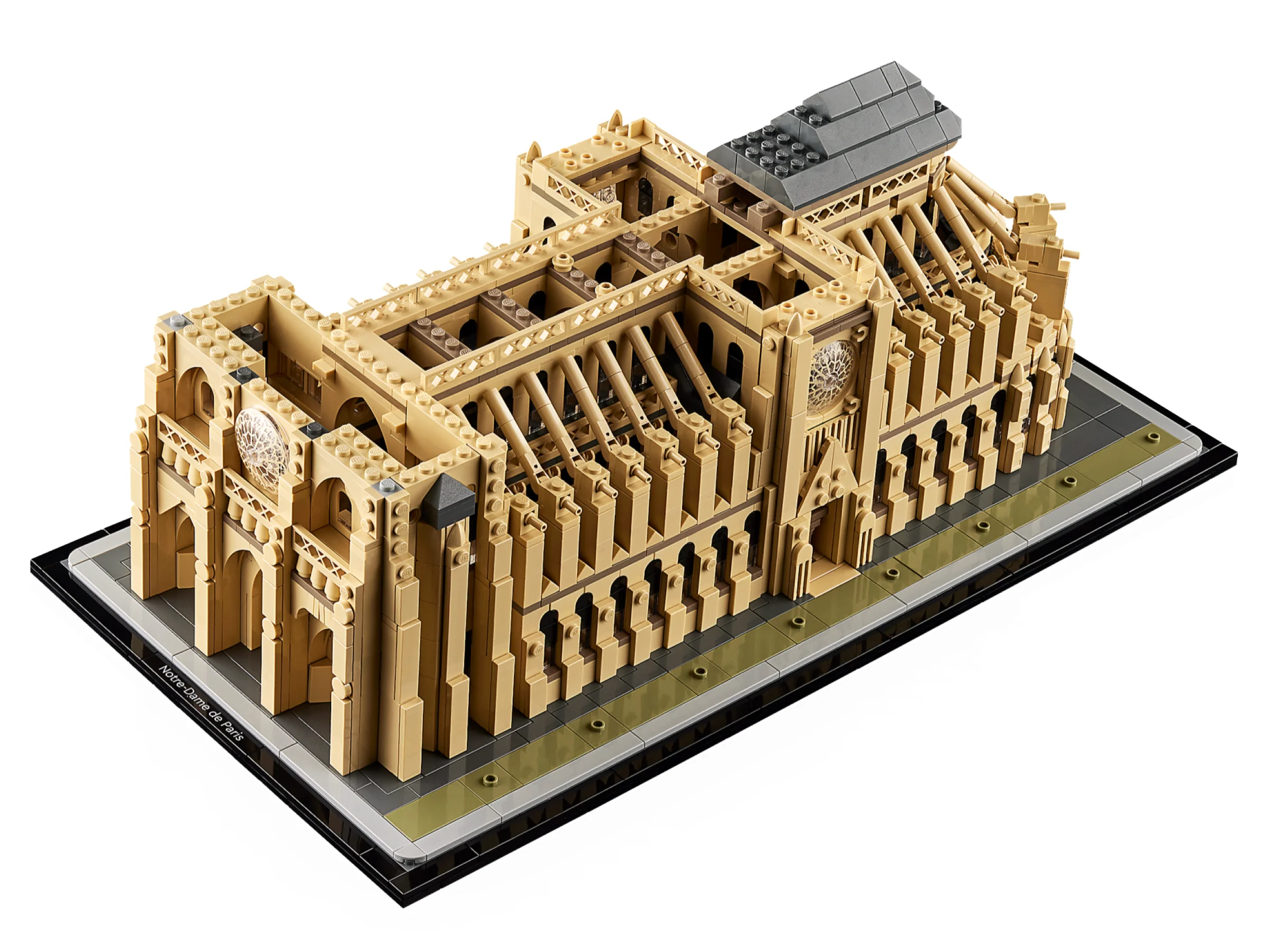Modelul LEGO Notre-Dame de Paris, cu detalii arhitecturale impresionante.