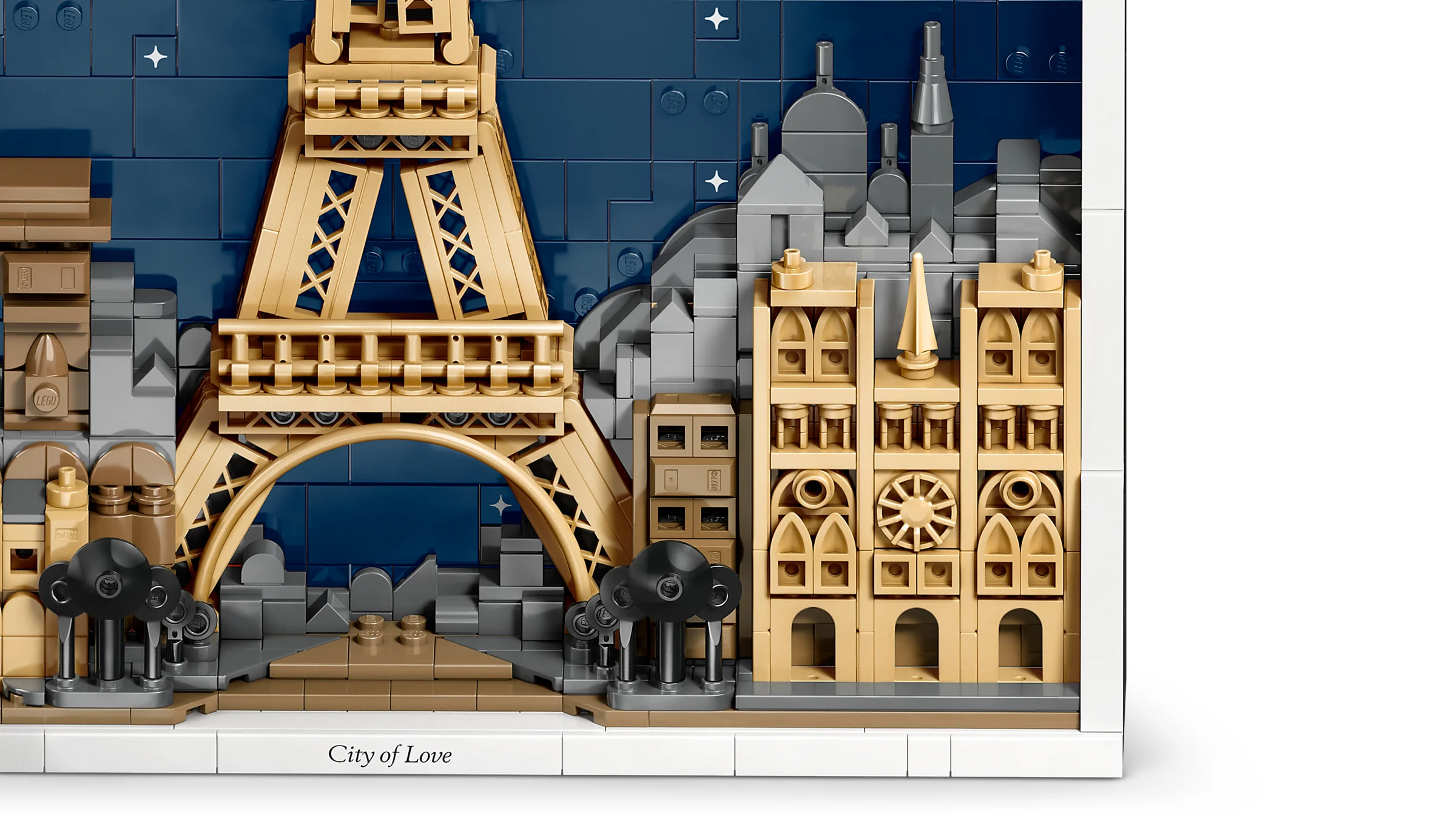 Prim-plan cu detaliile LEGO Paris, ce include Turnul Eiffel și Notre Dame.