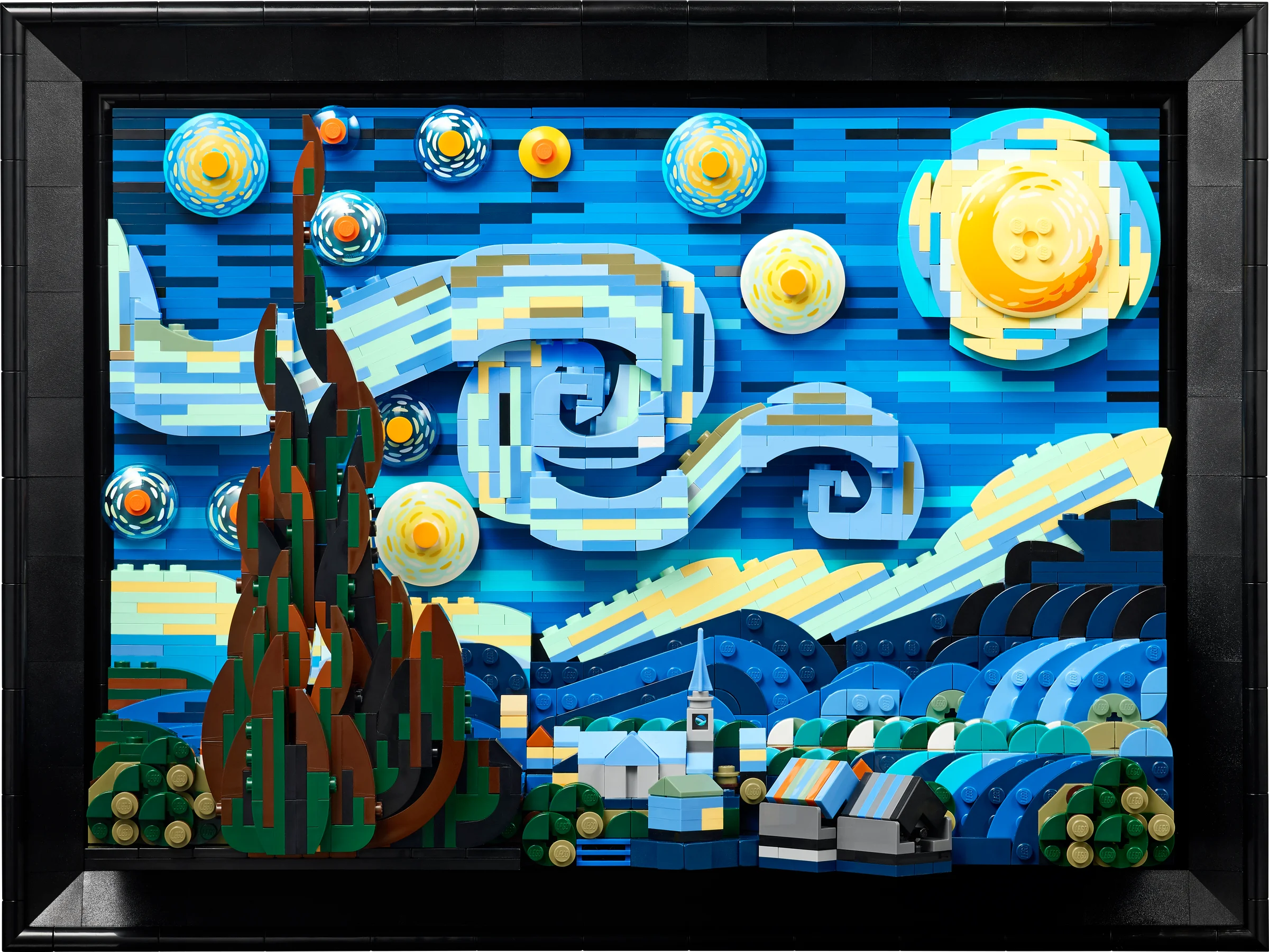 Reproducere LEGO a picturii „Noapte înstelată” de Van Gogh, înrămată.