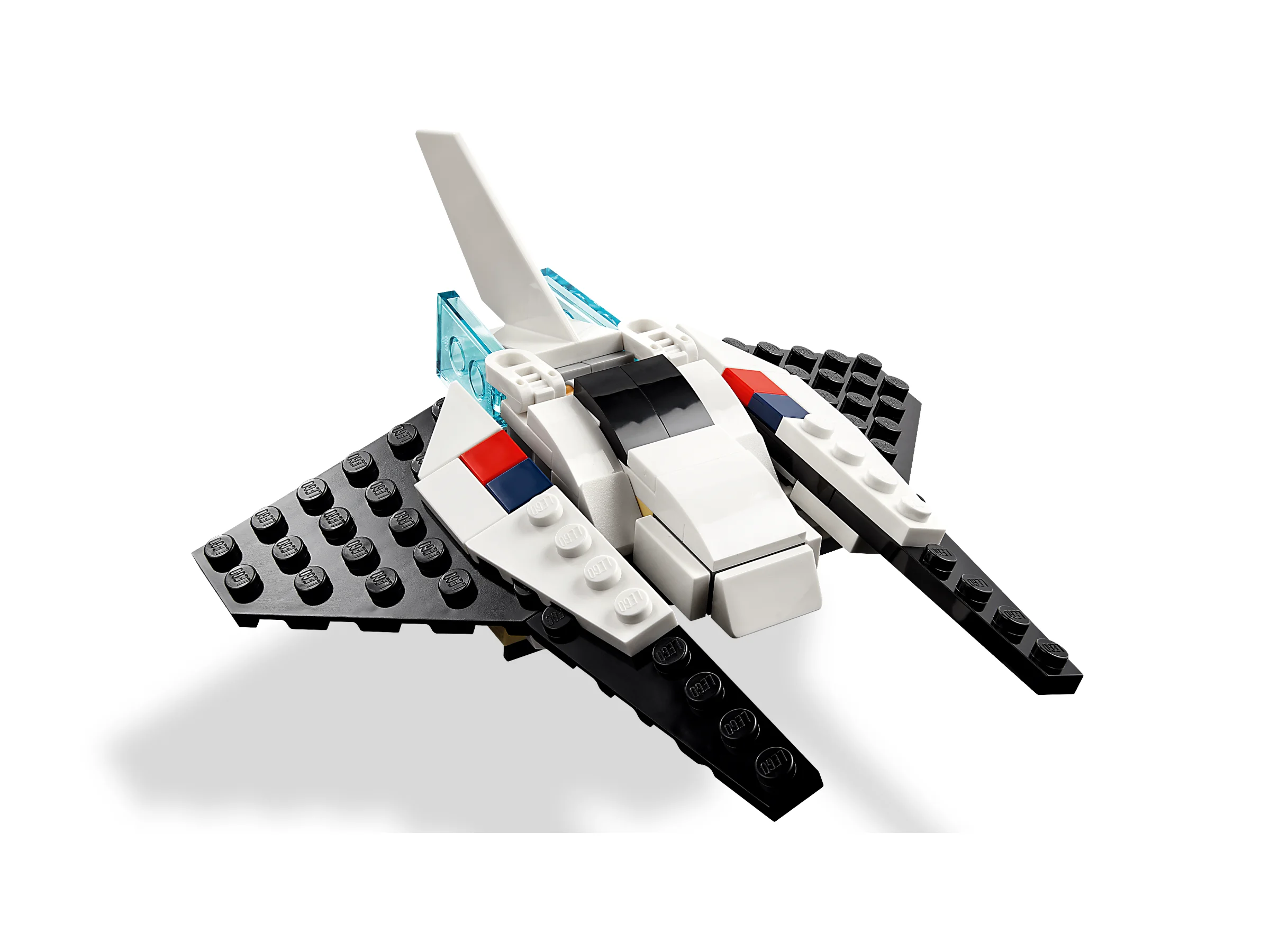 Model detaliat al navetei spațiale LEGO Creator 31134. Vedere de sus, fundal alb.