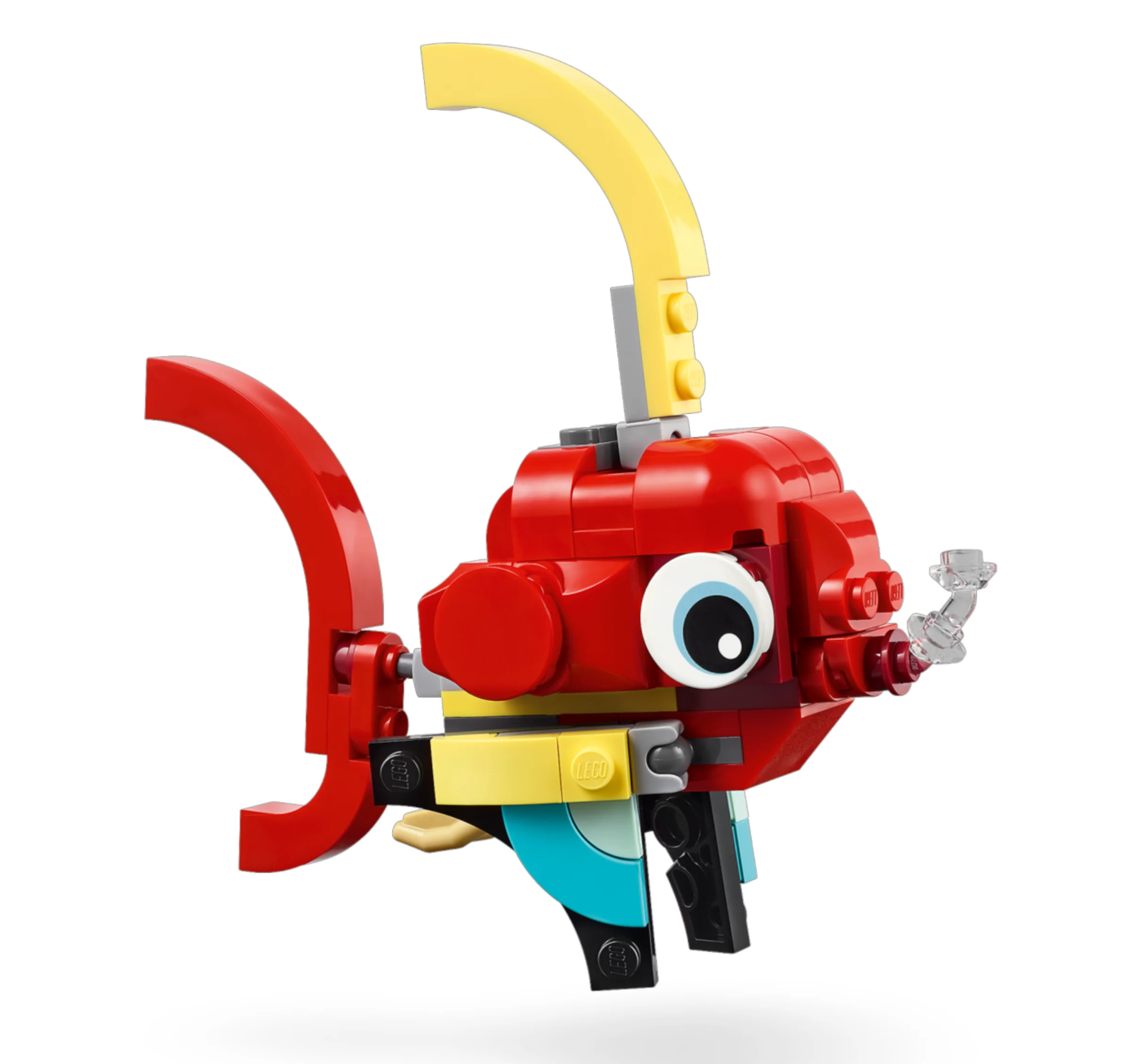 Un dragon roșu LEGO detaliat, cu coadă și coamă galbenă, zâmbind cu ochi mare.