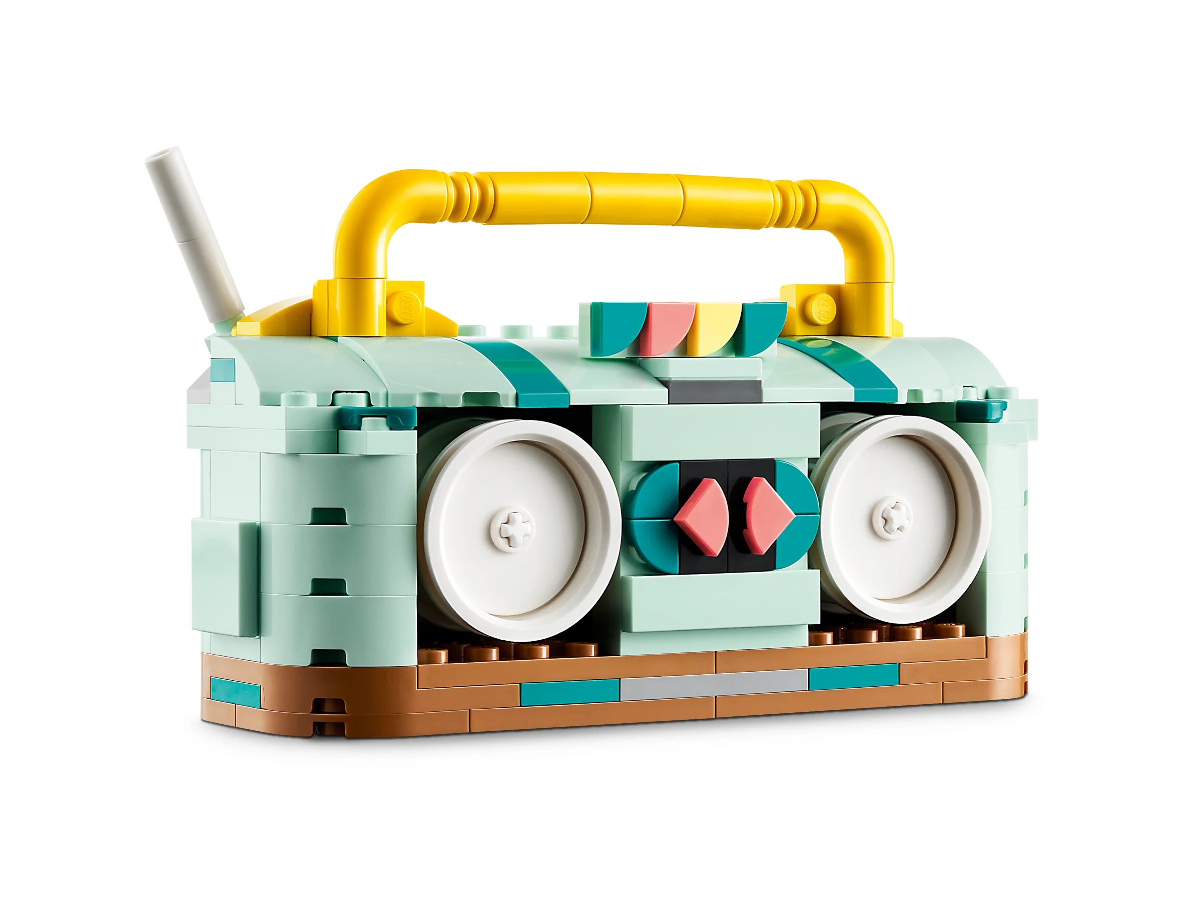 Imagine detaliată cu radioul retro construit din LEGO, având culori pastelate și un design atrăgător.