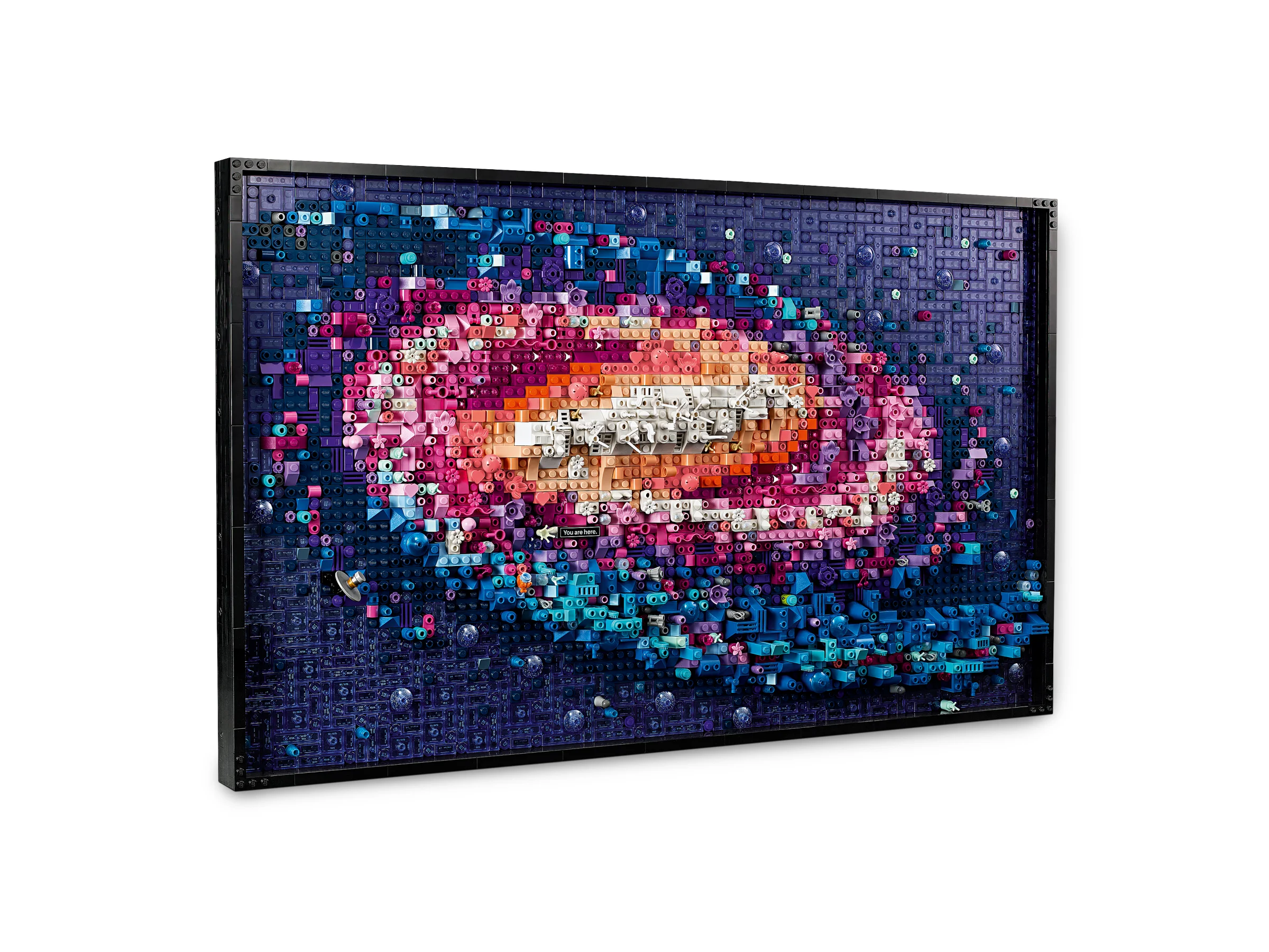 Imagine cu galaxia Calea Lactee construită din piese LEGO, înrămată. Artă LEGO vibrantă și detaliată.