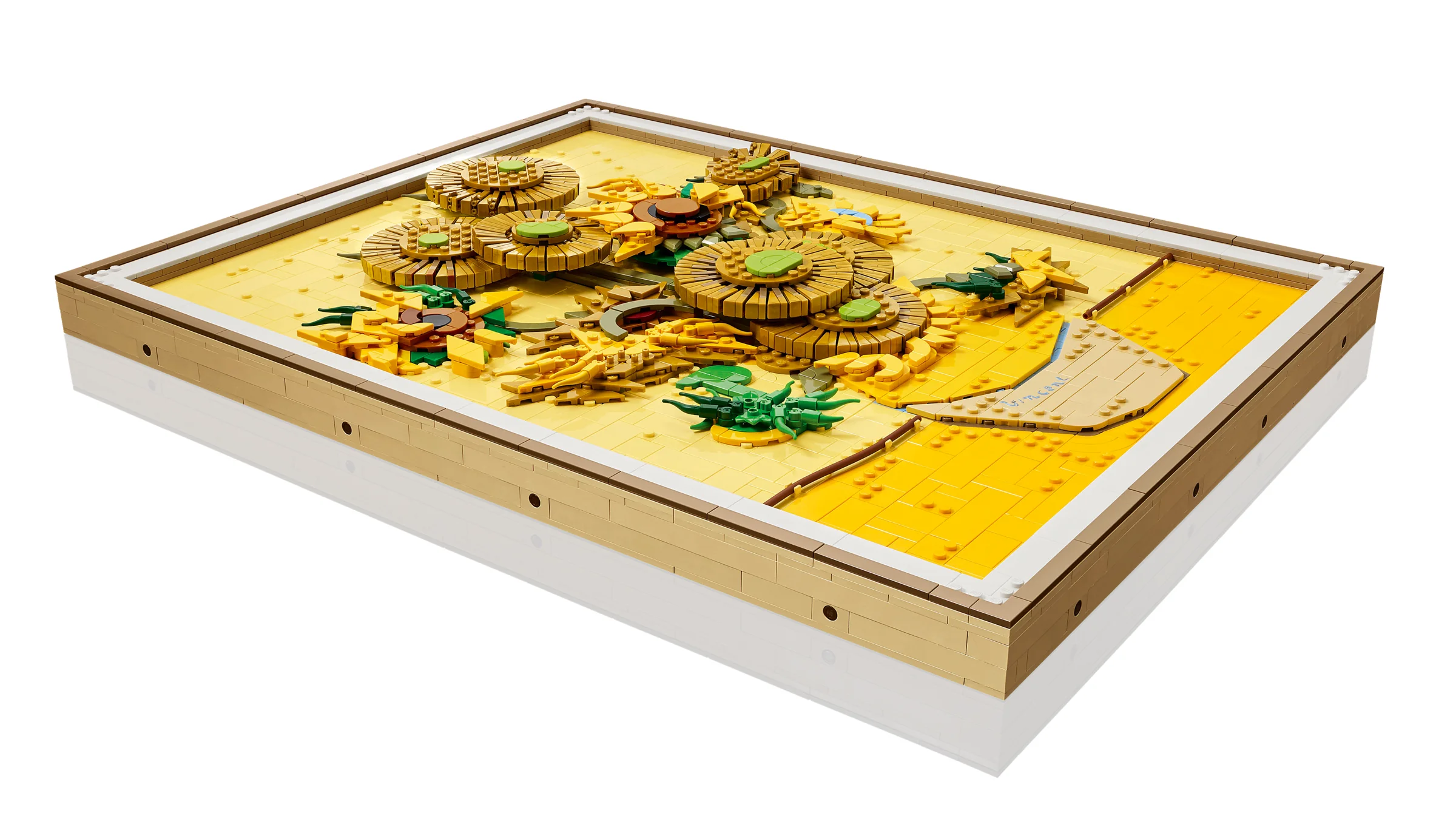 O vedere detaliată a modelului LEGO Sunflowers, cu accent pe textură și profunzime.