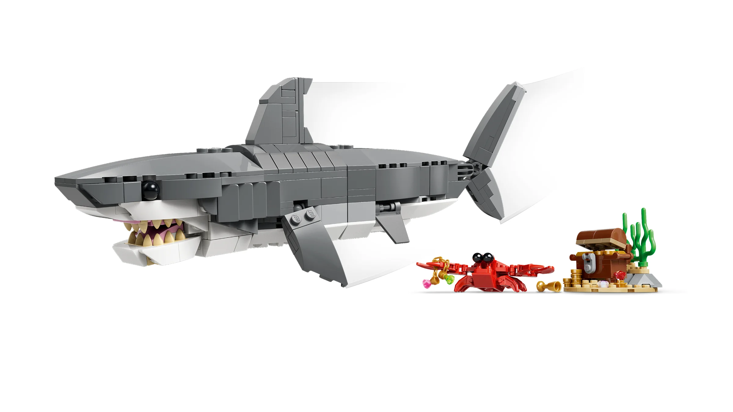 Imagine cu setul LEGO Creator 31381: un rechin feroce, un crab și o ladă de comori.