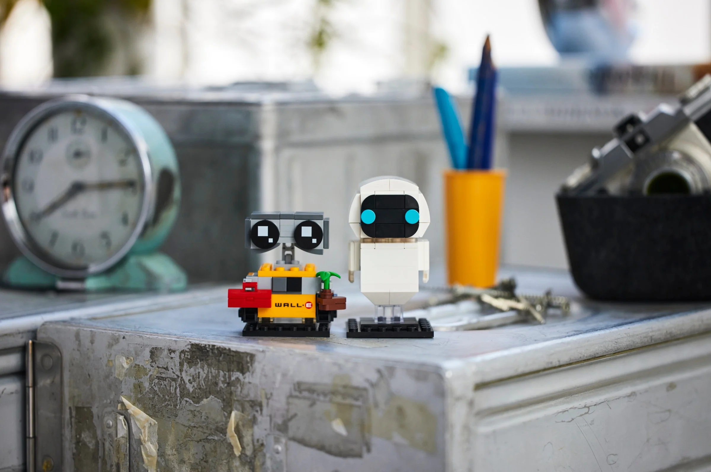 WALL-E și EVE BrickHeadz, modele simpatice din cărămizi LEGO. Decor creativ și amuzant.