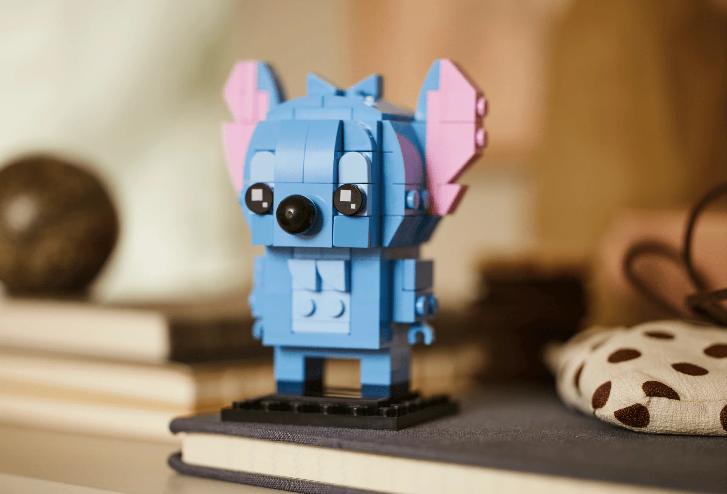 LEGO BrickHeadz Stitch. O construcție drăguță și detaliată a lui Stitch din cărămizi LEGO.